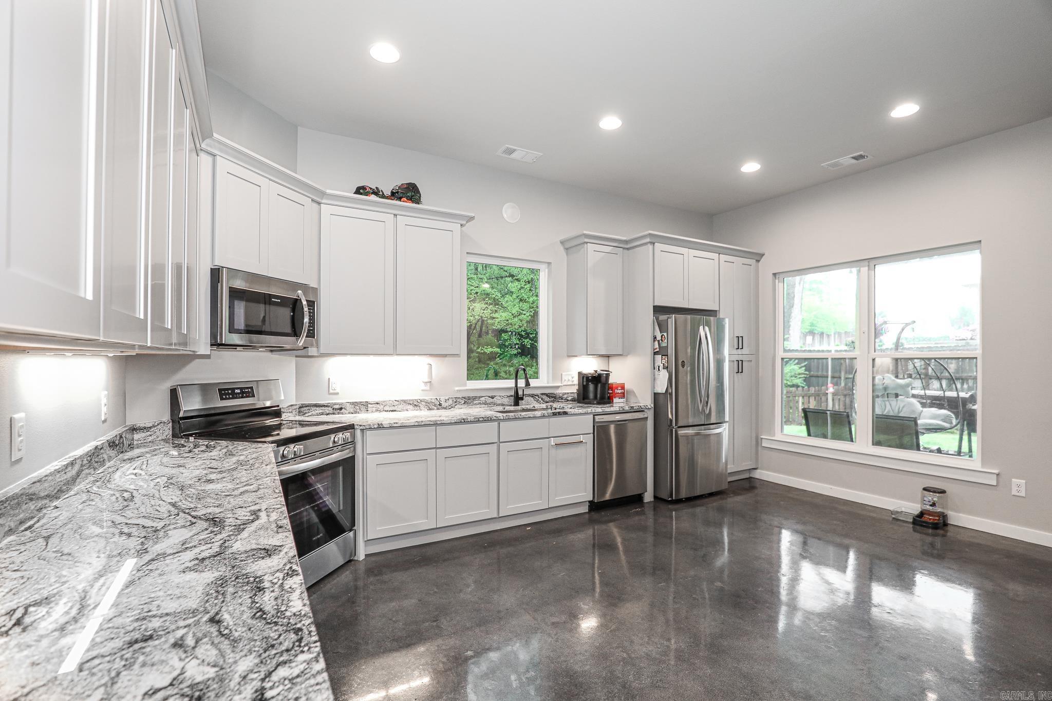 801 N Main St.  Benton, AR