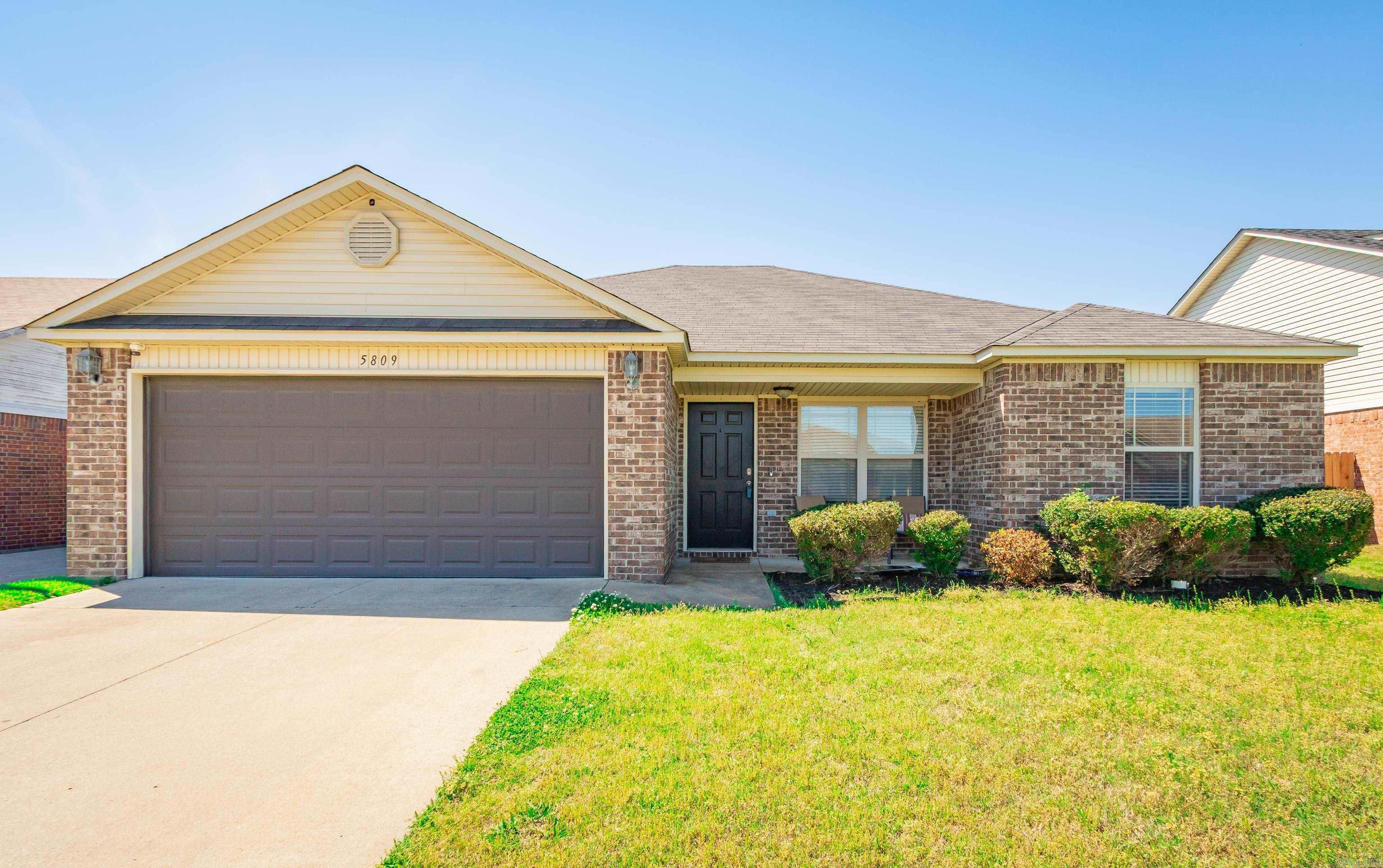 5809 Pin Oak  North Little Rock, AR