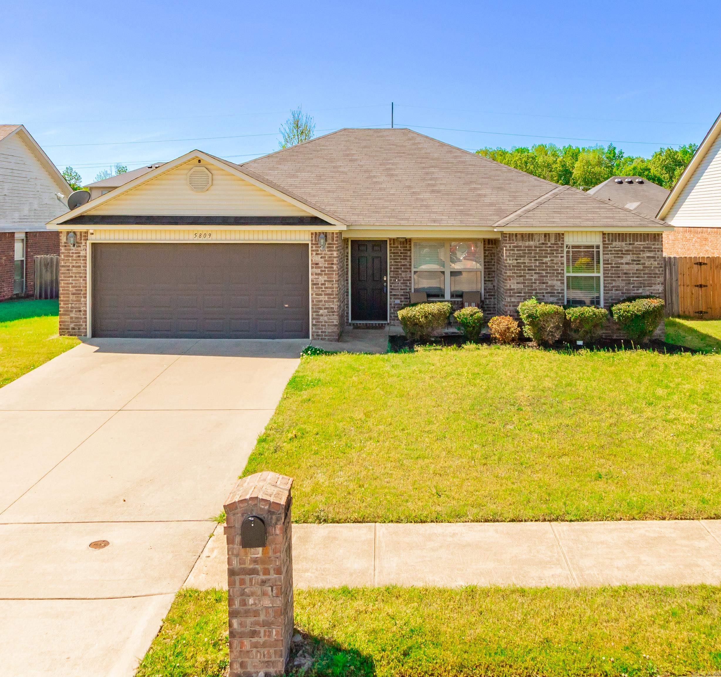 5809 Pin Oak  North Little Rock, AR