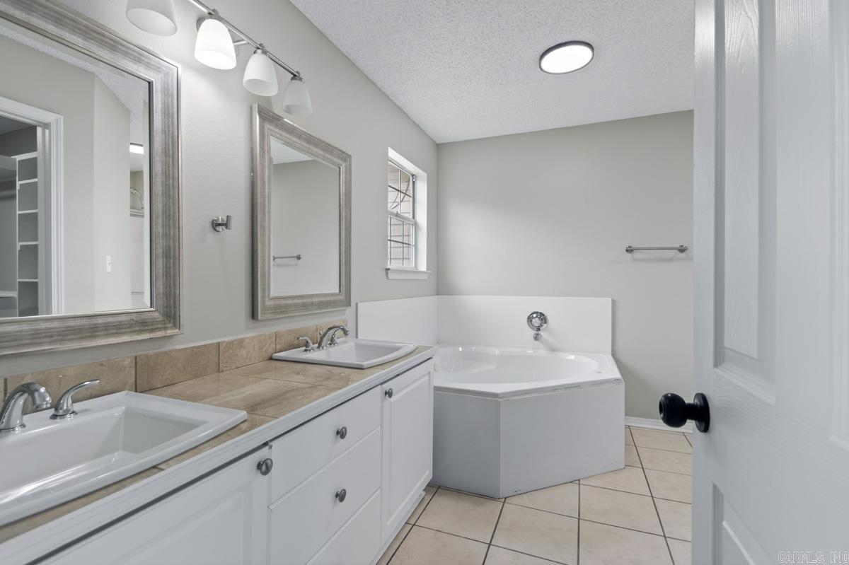 13615 Carrington Place Dr  Alexander, AR