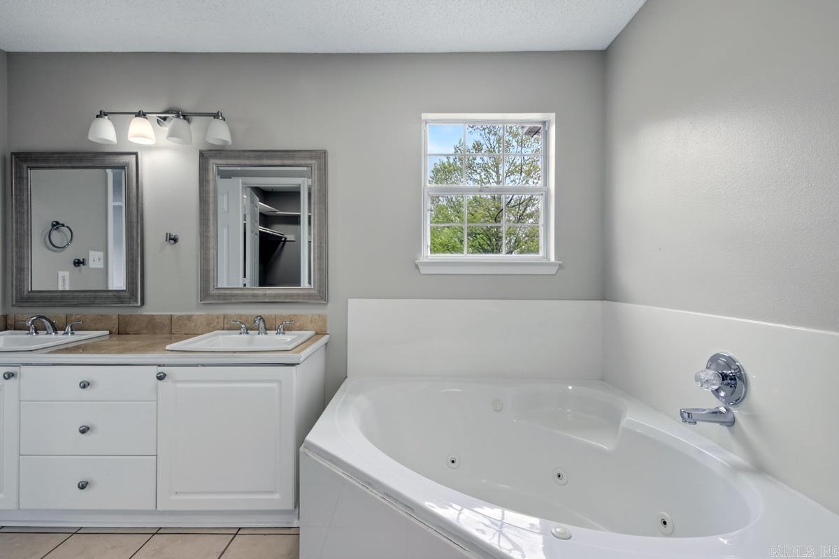 13615 Carrington Place Dr  Alexander, AR