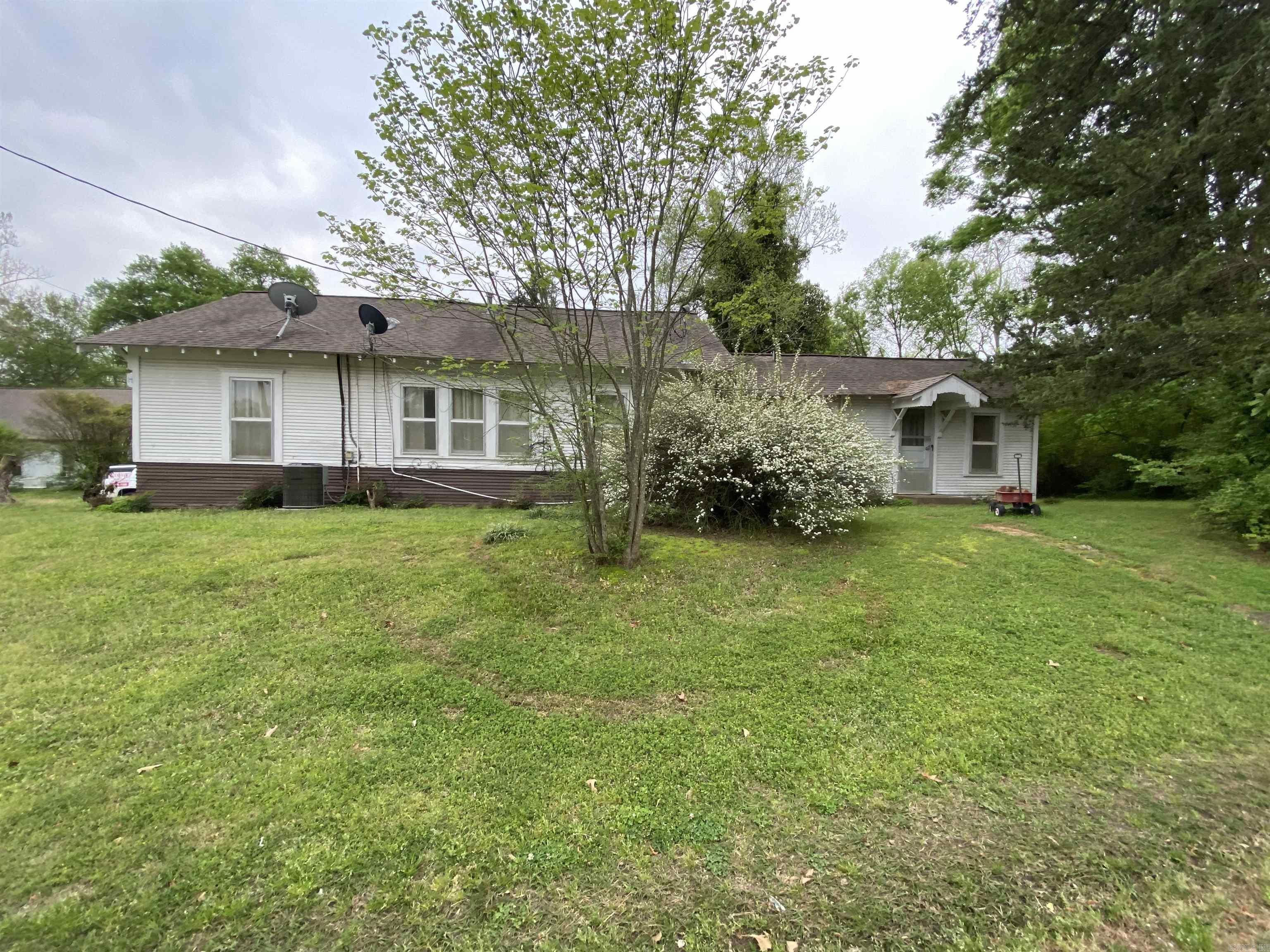 141 N Church  Mineral Sprs., AR