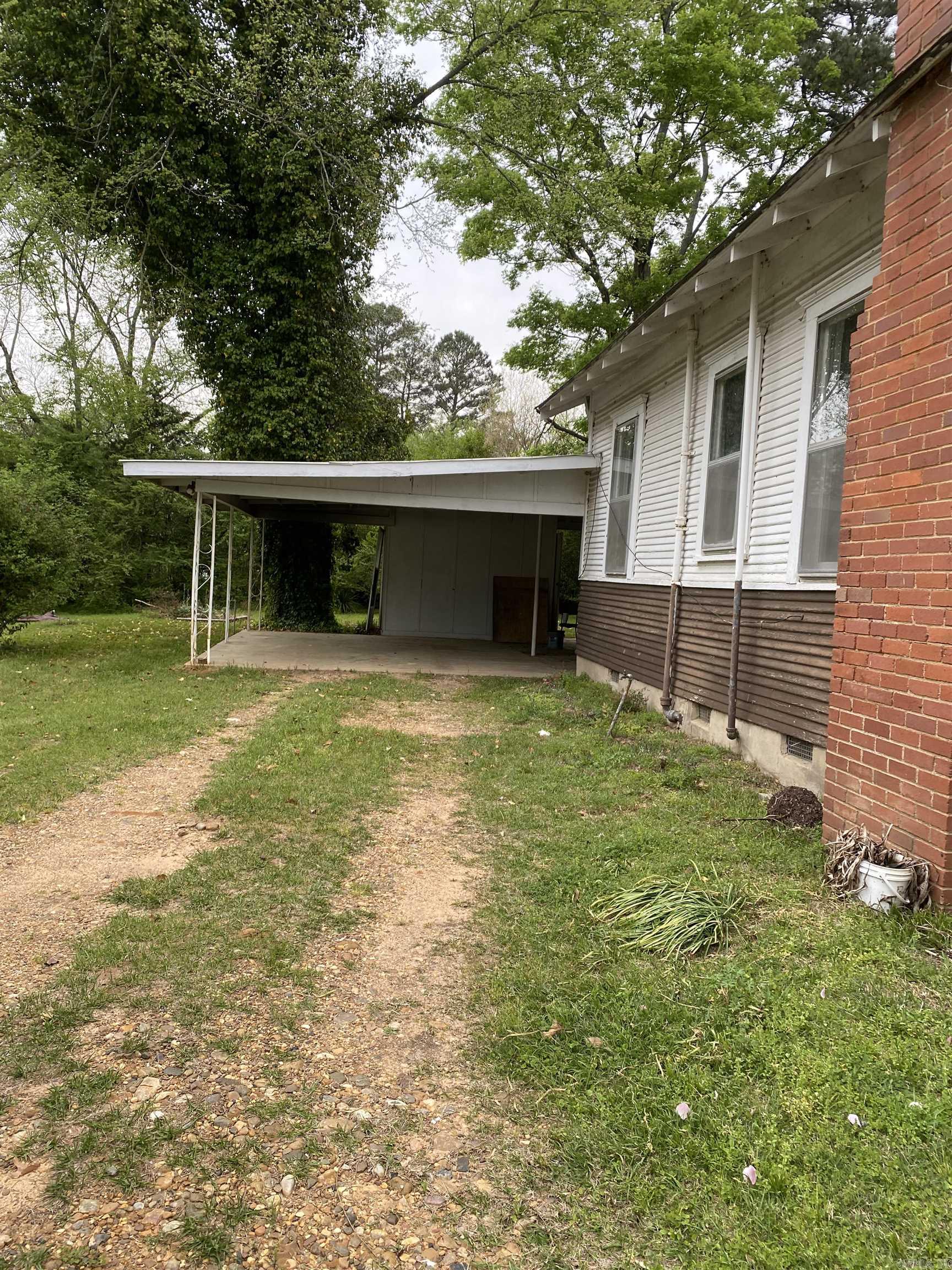 141 N Church  Mineral Sprs., AR