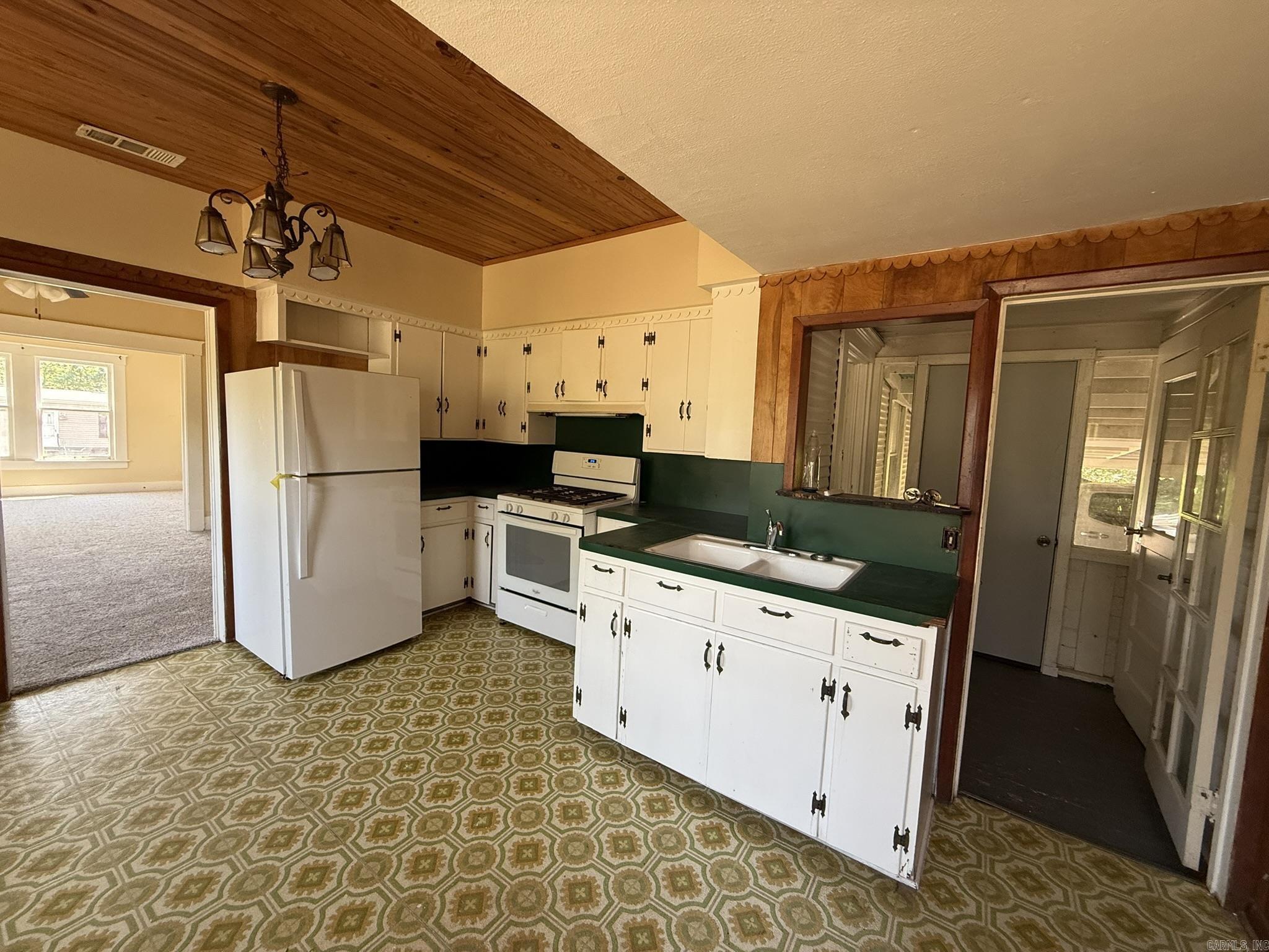 141 N Church  Mineral Sprs., AR