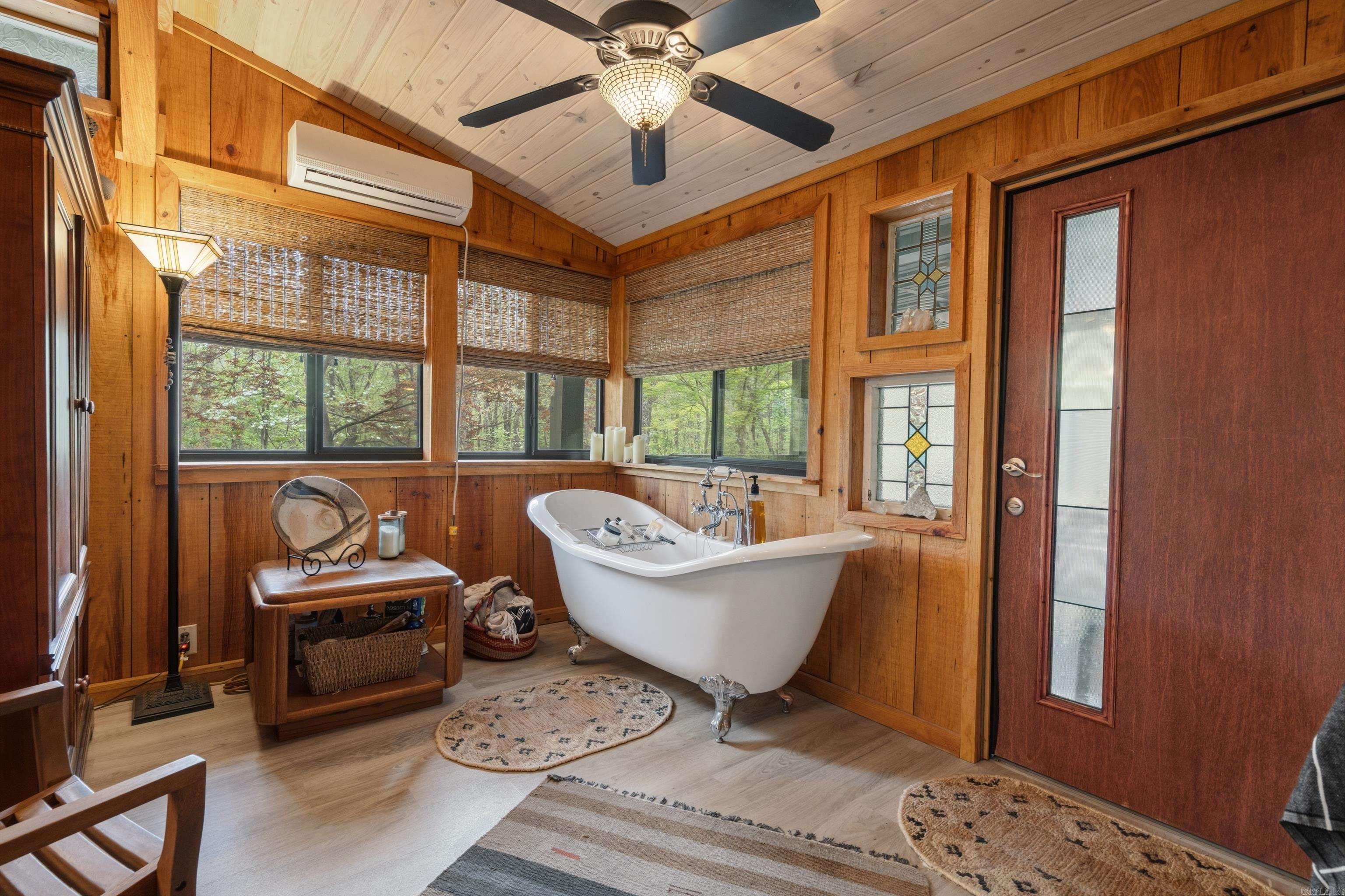 5935 E HWY 270  Mount Ida, AR