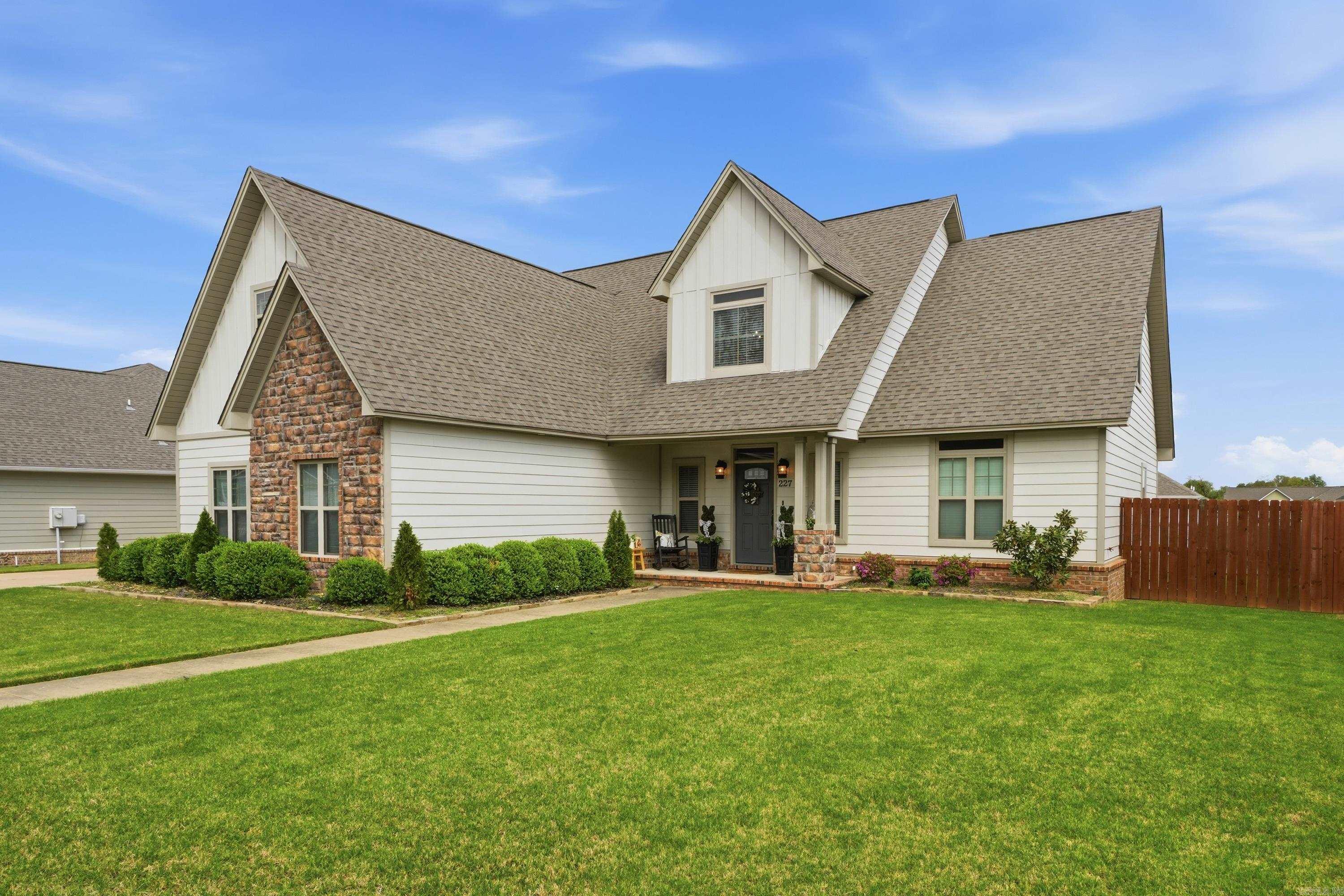 227 Promenade Cir  Russellville, AR