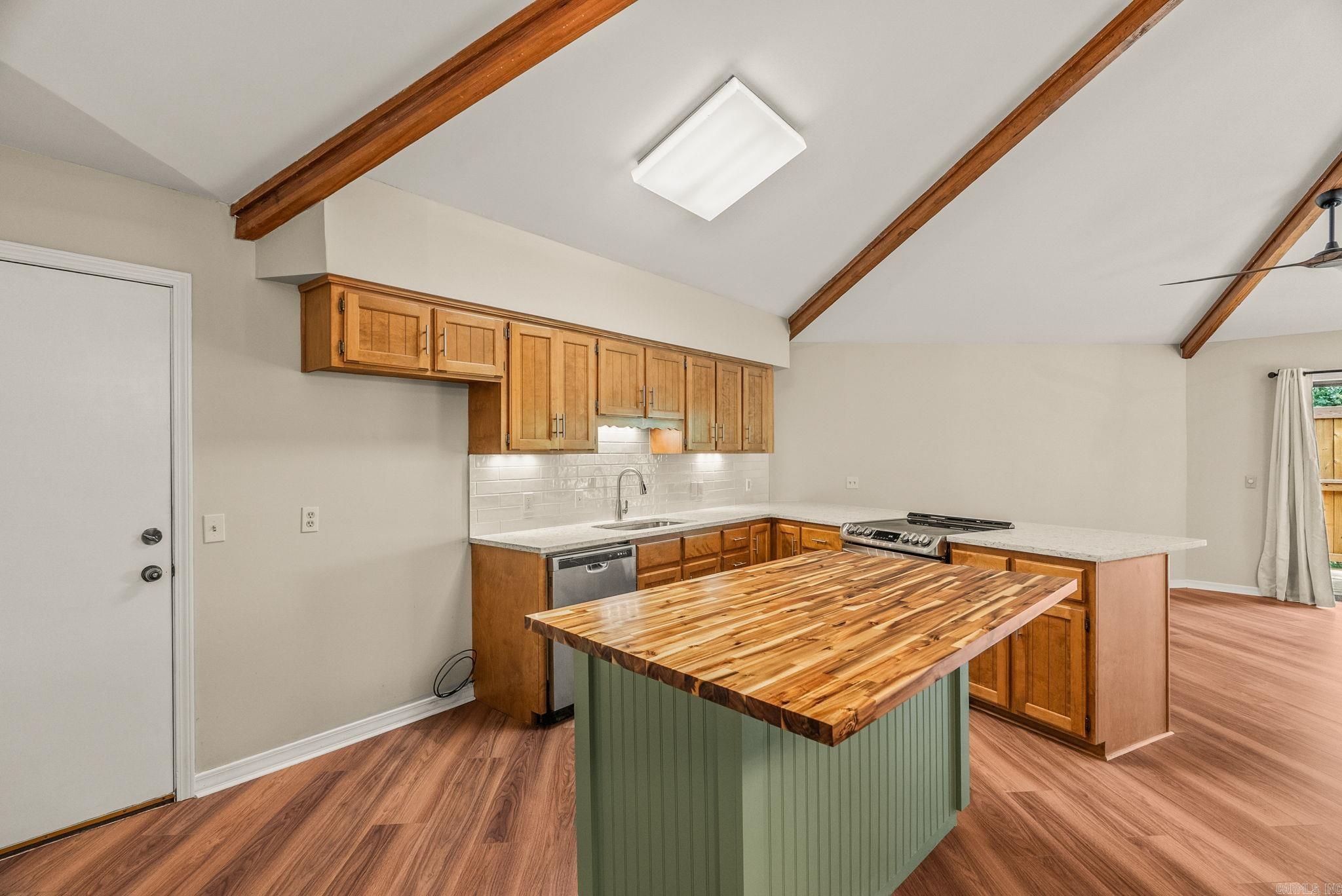 167 Wilshire Drive  Fairfield Bay, AR