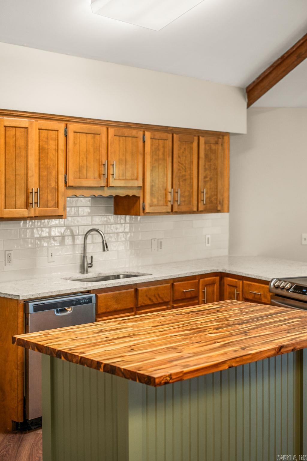 167 Wilshire Drive  Fairfield Bay, AR