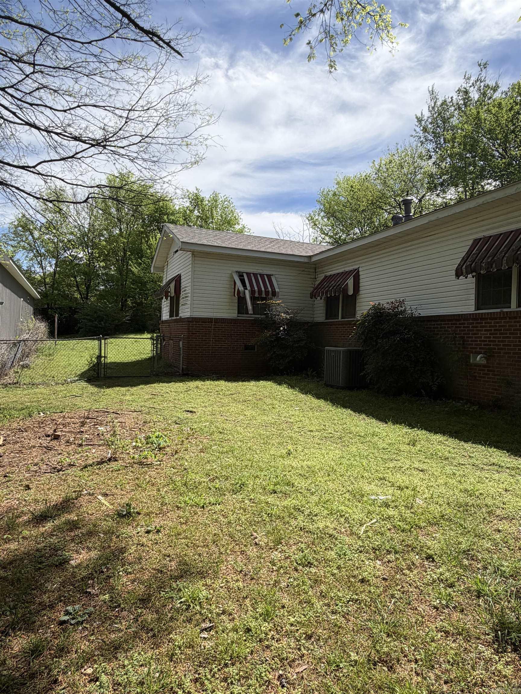 727 N Main St  Benton, AR