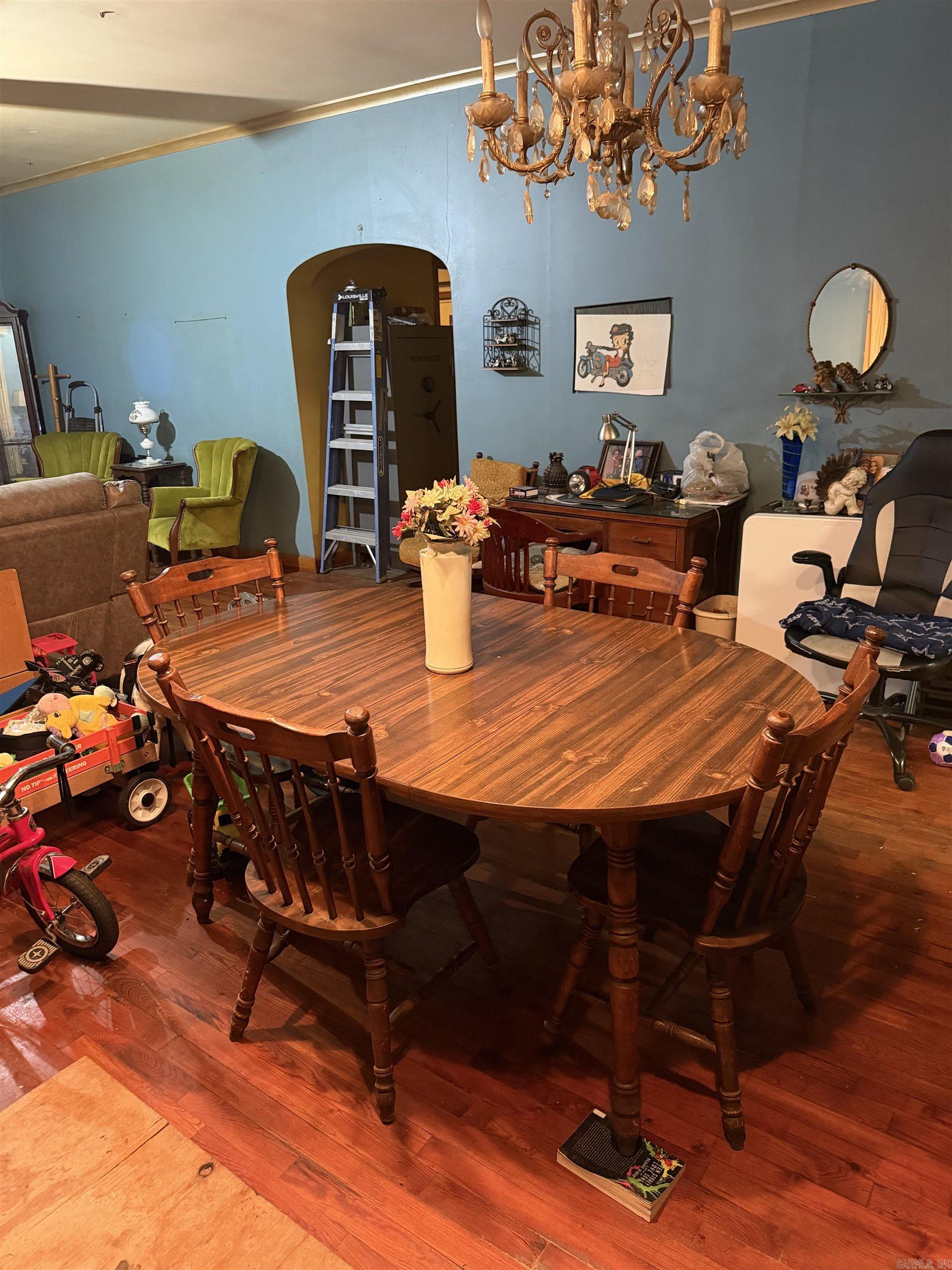 727 N Main St  Benton, AR