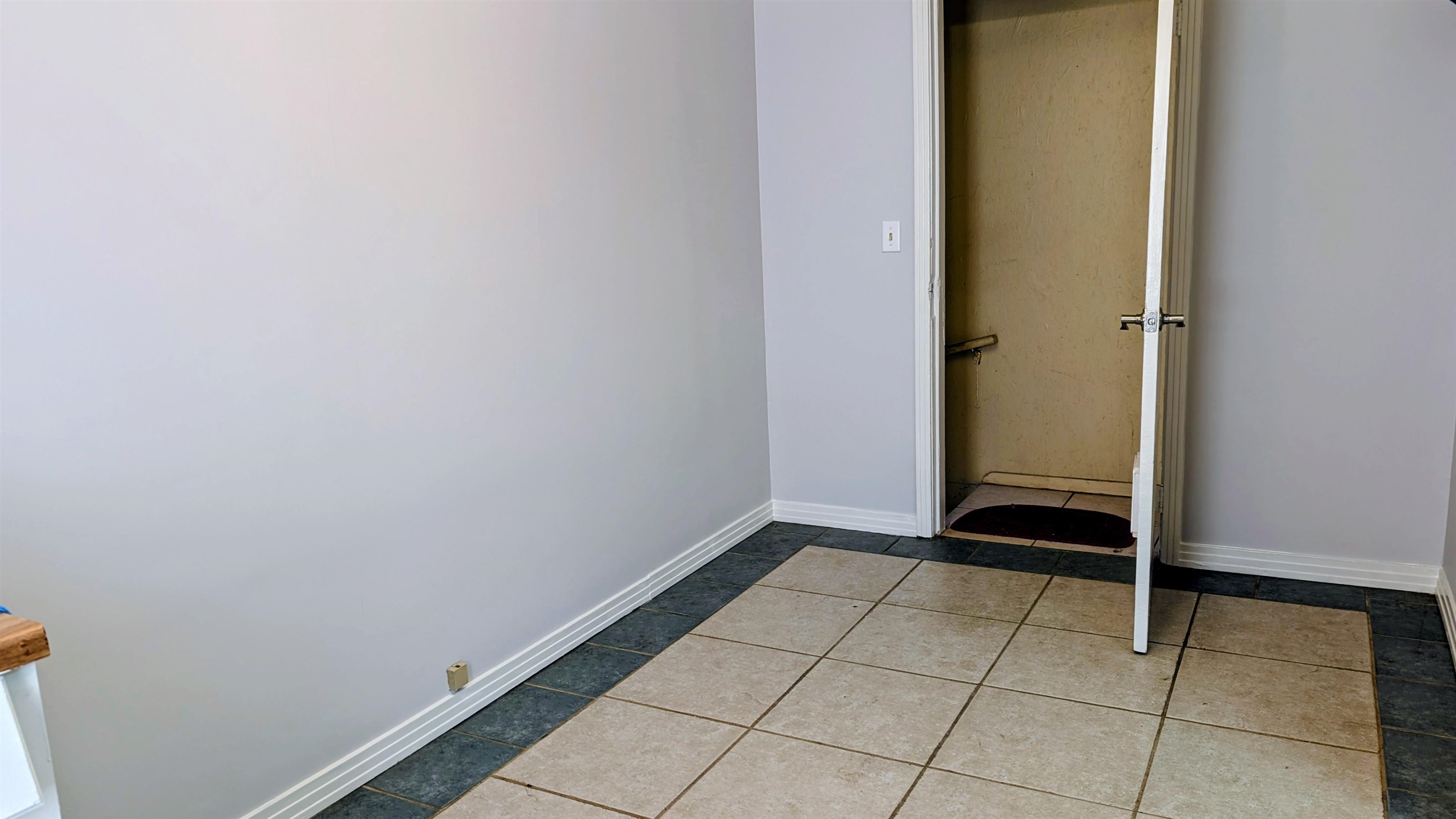 32 E Main  Ash Flat, AR