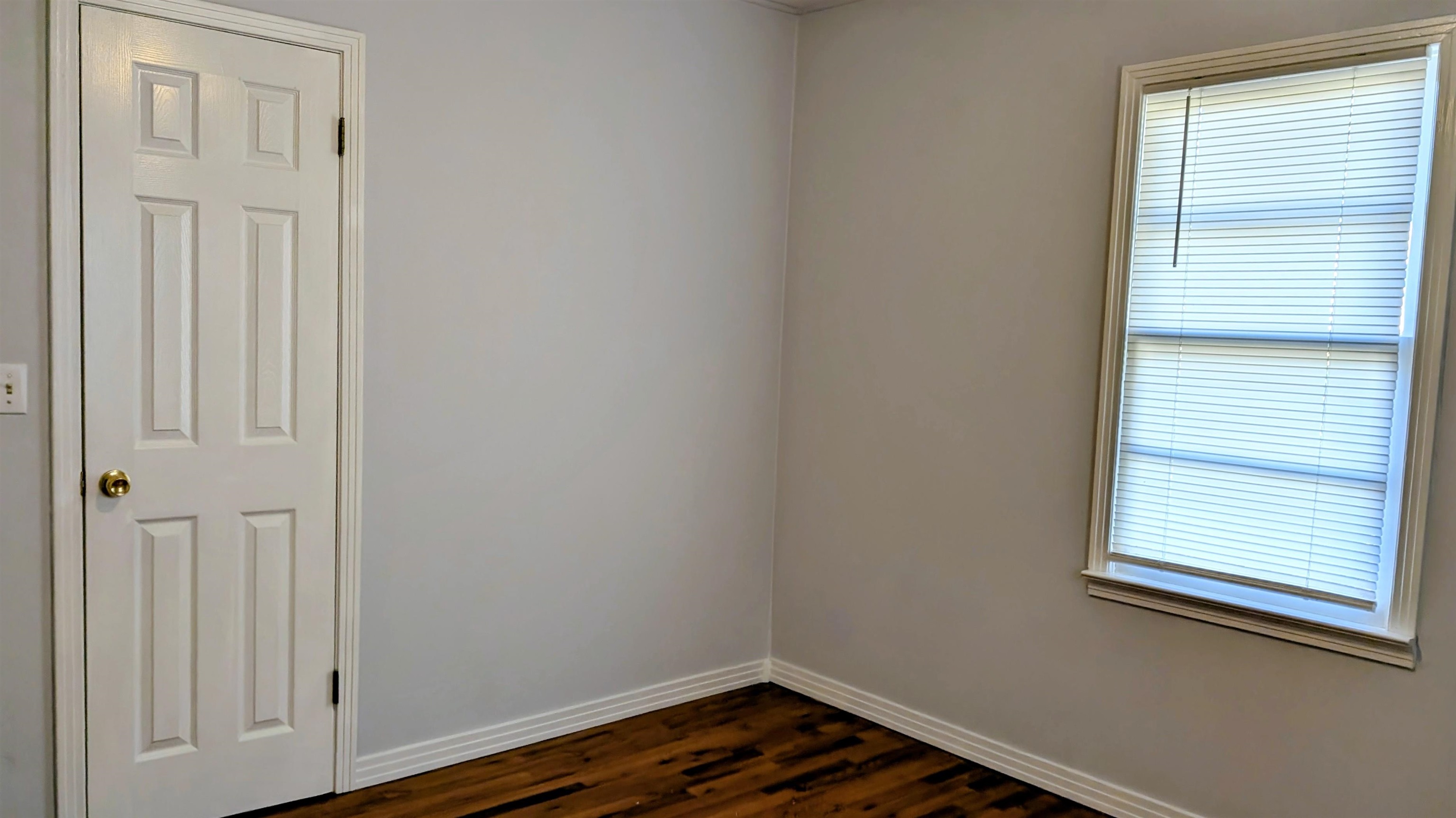 32 E Main  Ash Flat, AR