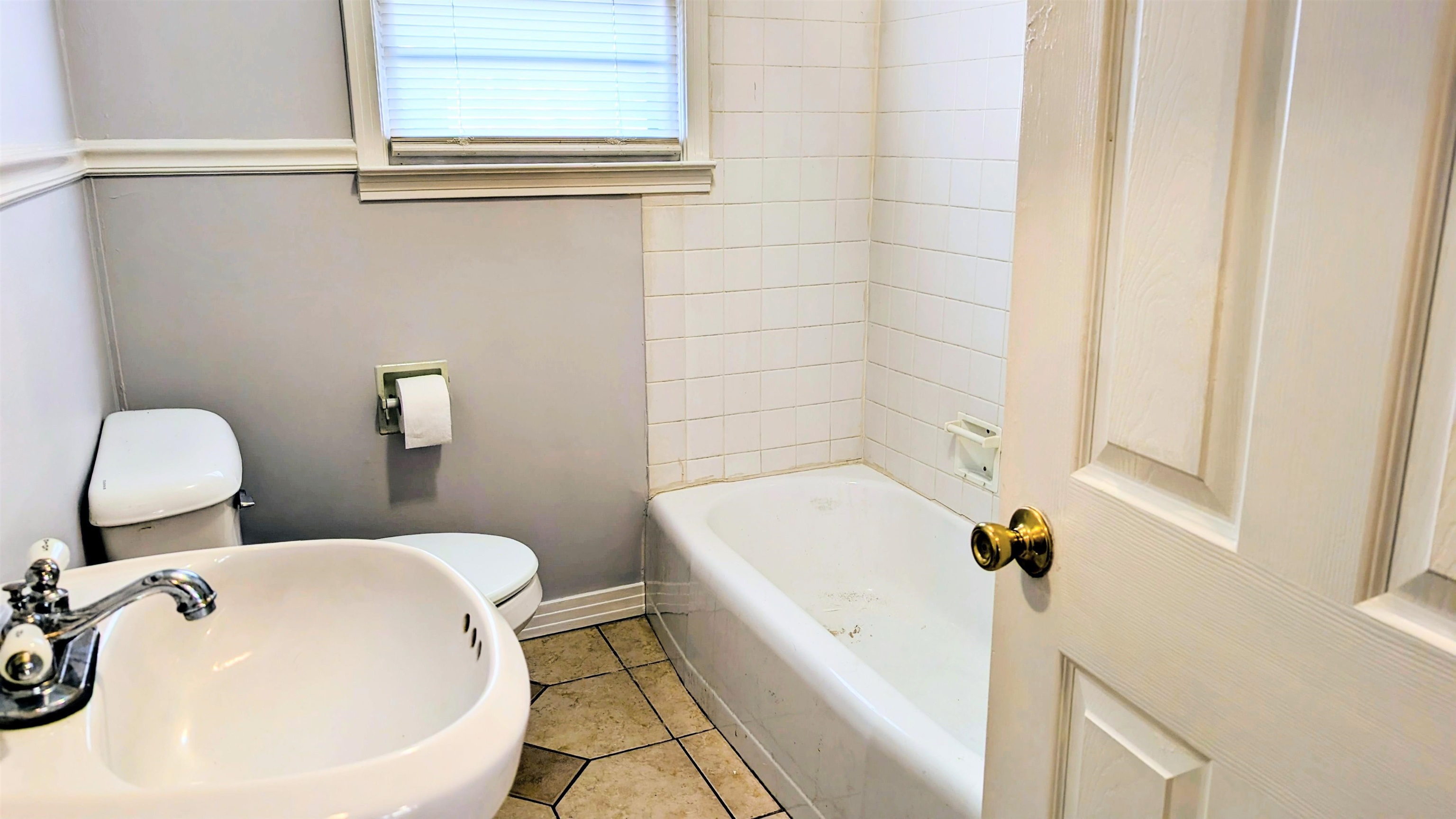 32 E Main  Ash Flat, AR