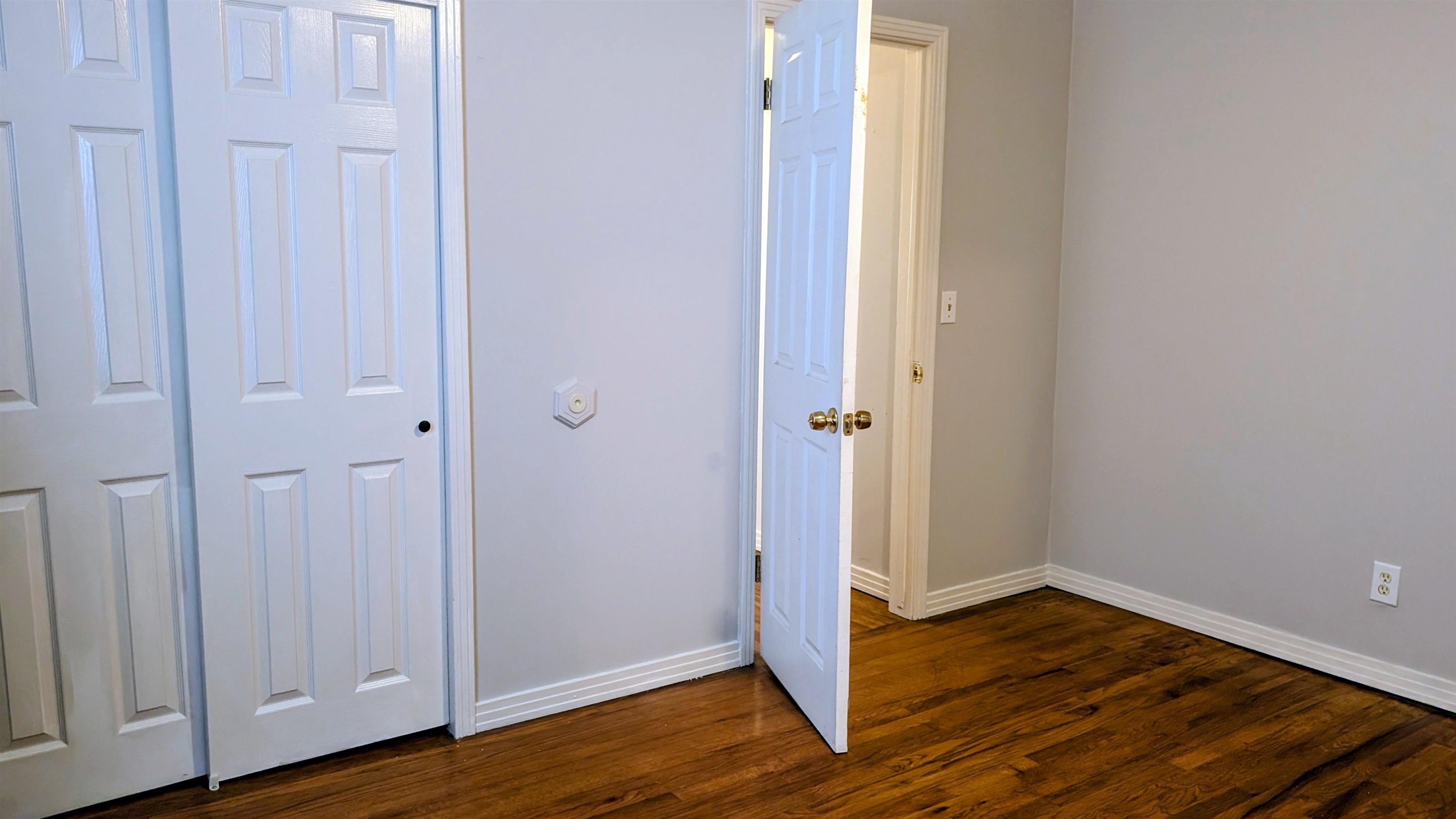 32 E Main  Ash Flat, AR