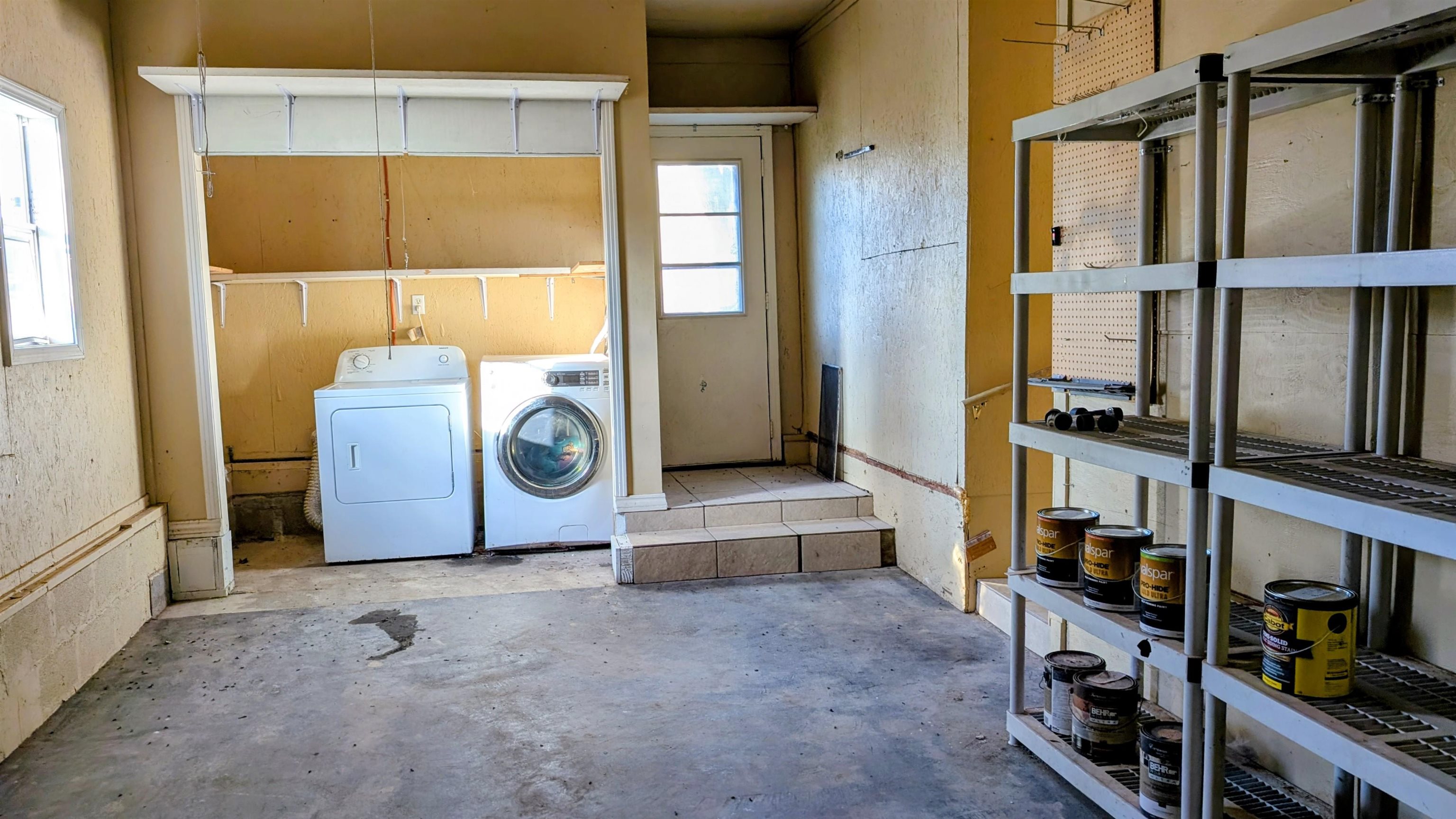 32 E Main  Ash Flat, AR