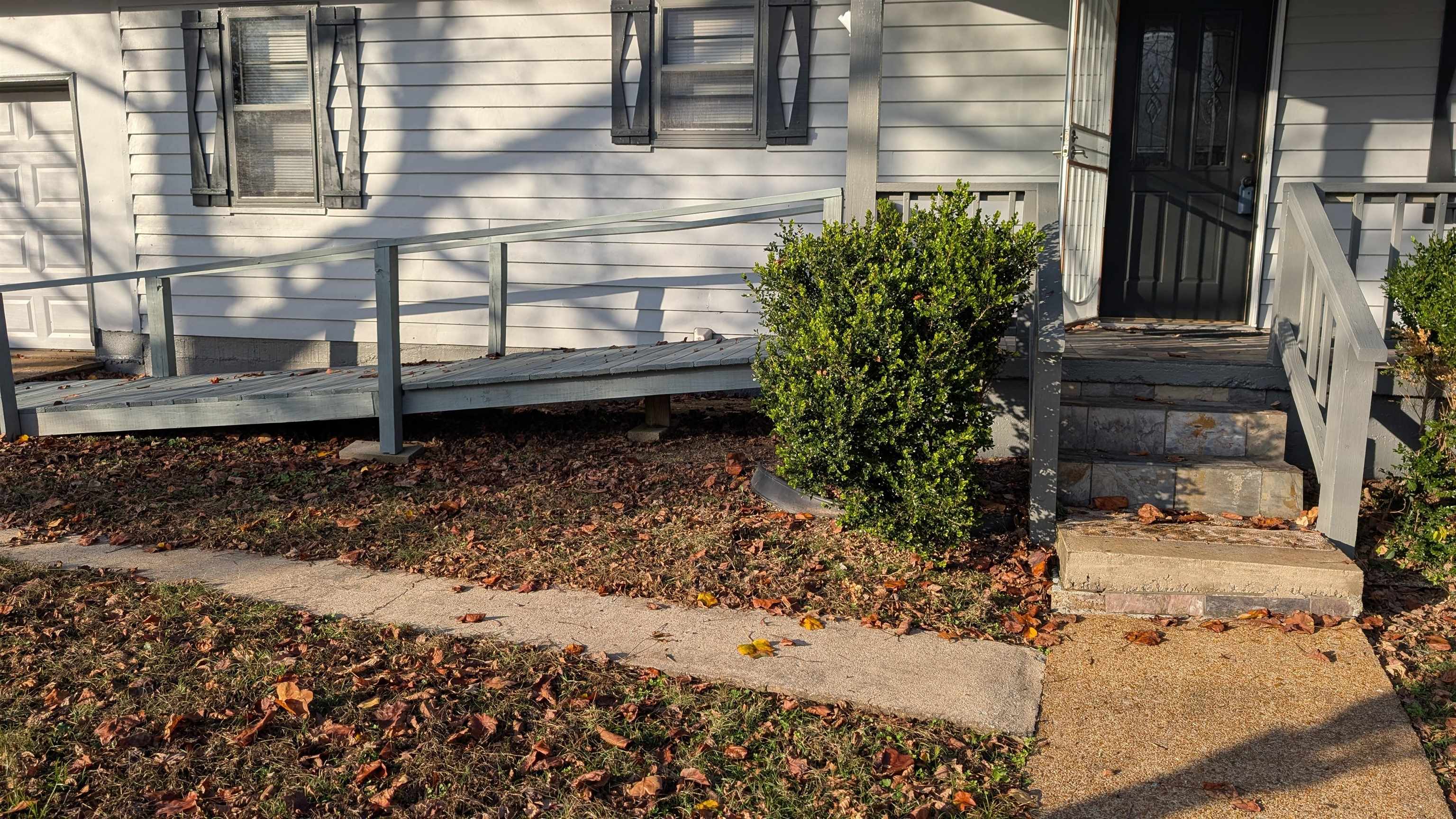 32 E Main  Ash Flat, AR