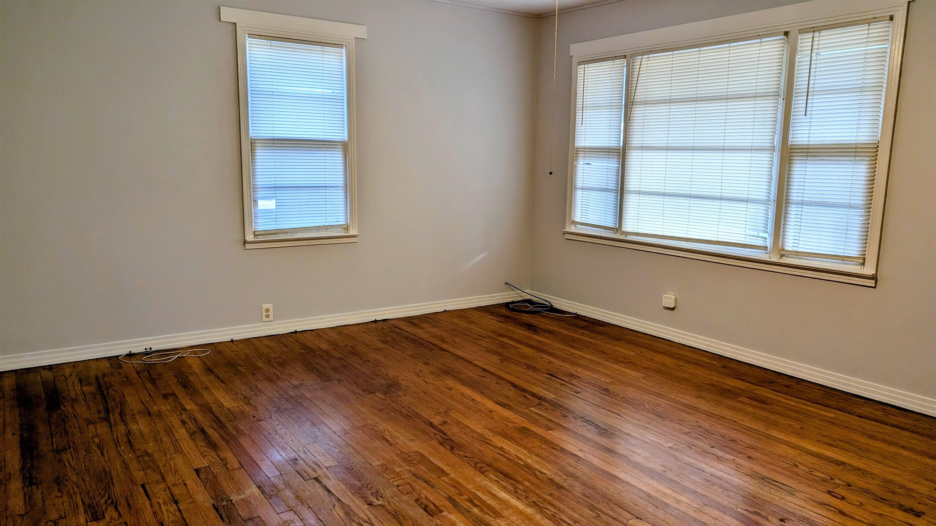 32 E Main  Ash Flat, AR