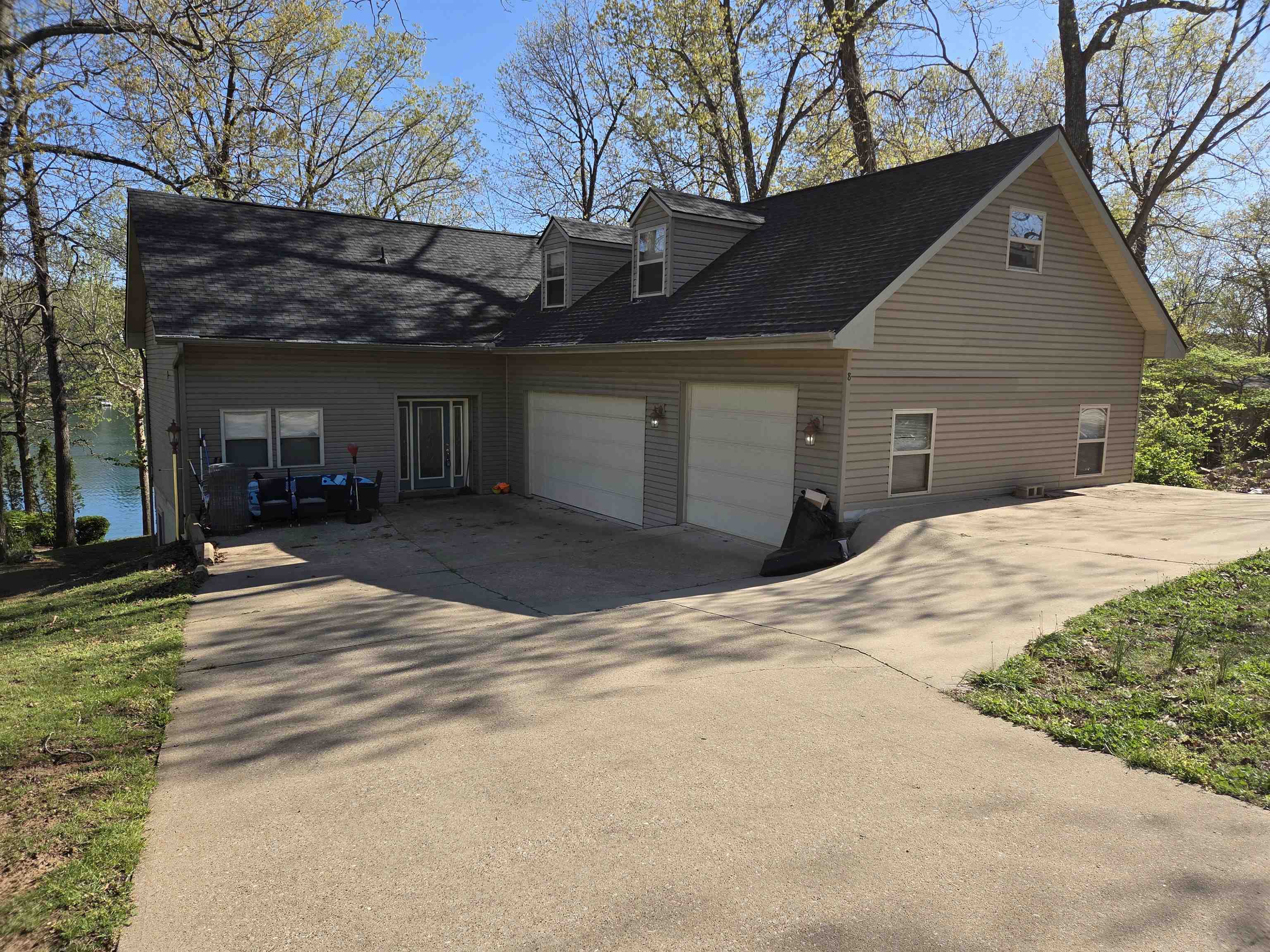 8  Winnebago  Cherokee Village, AR