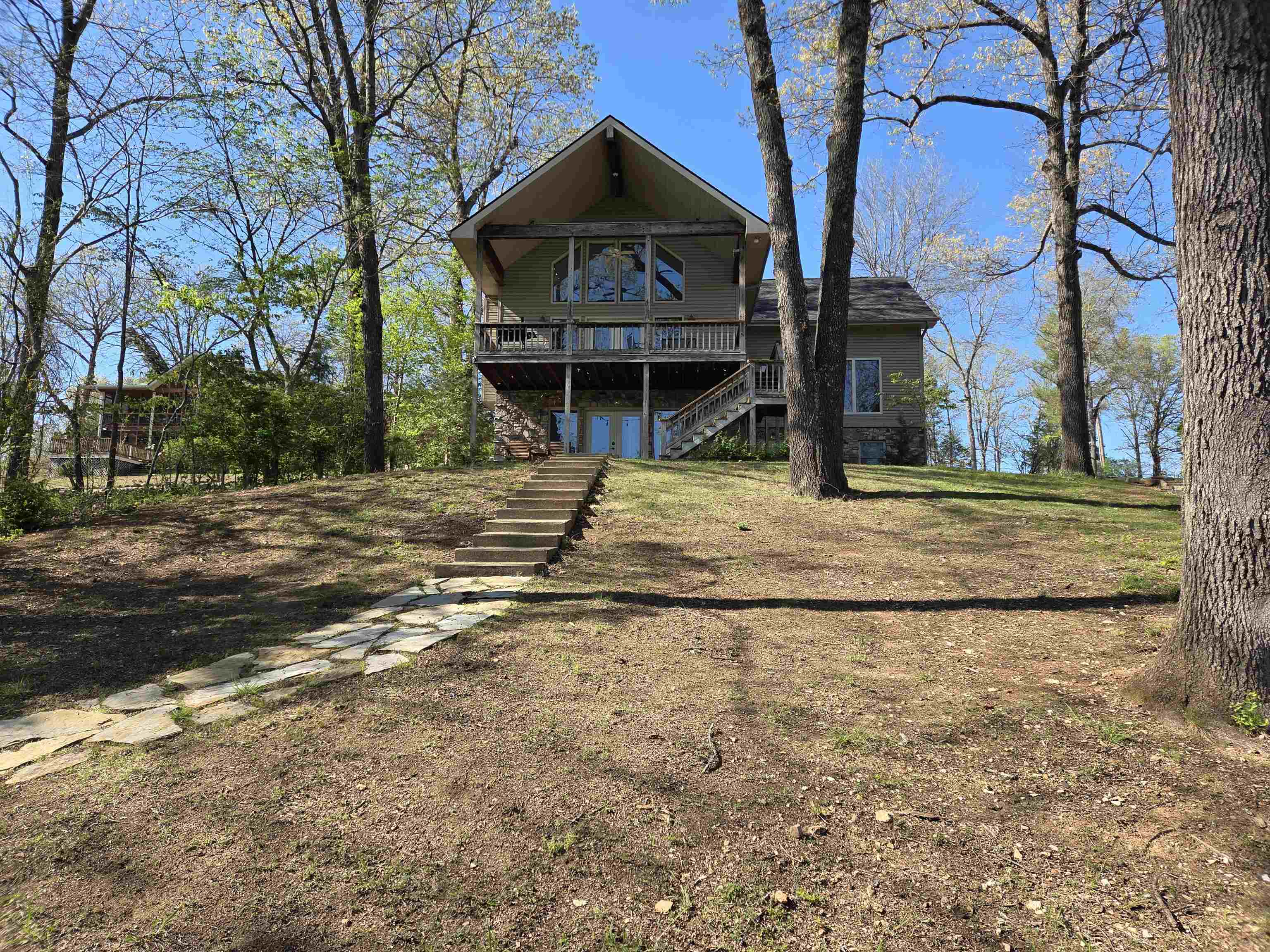 8 Winnebago  Cherokee Village, AR