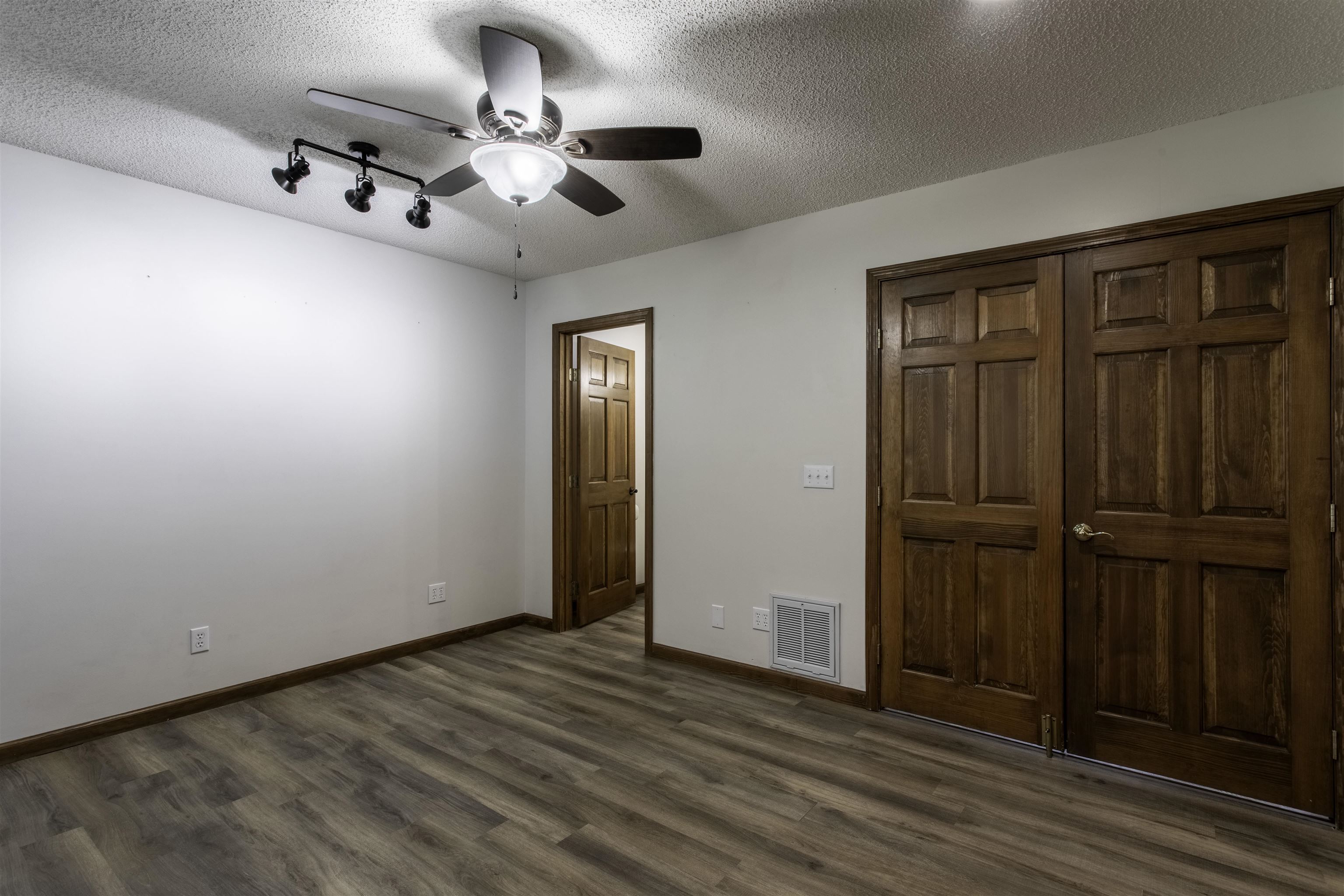 8 Winnebago Trace Cherokee Village, AR 72529