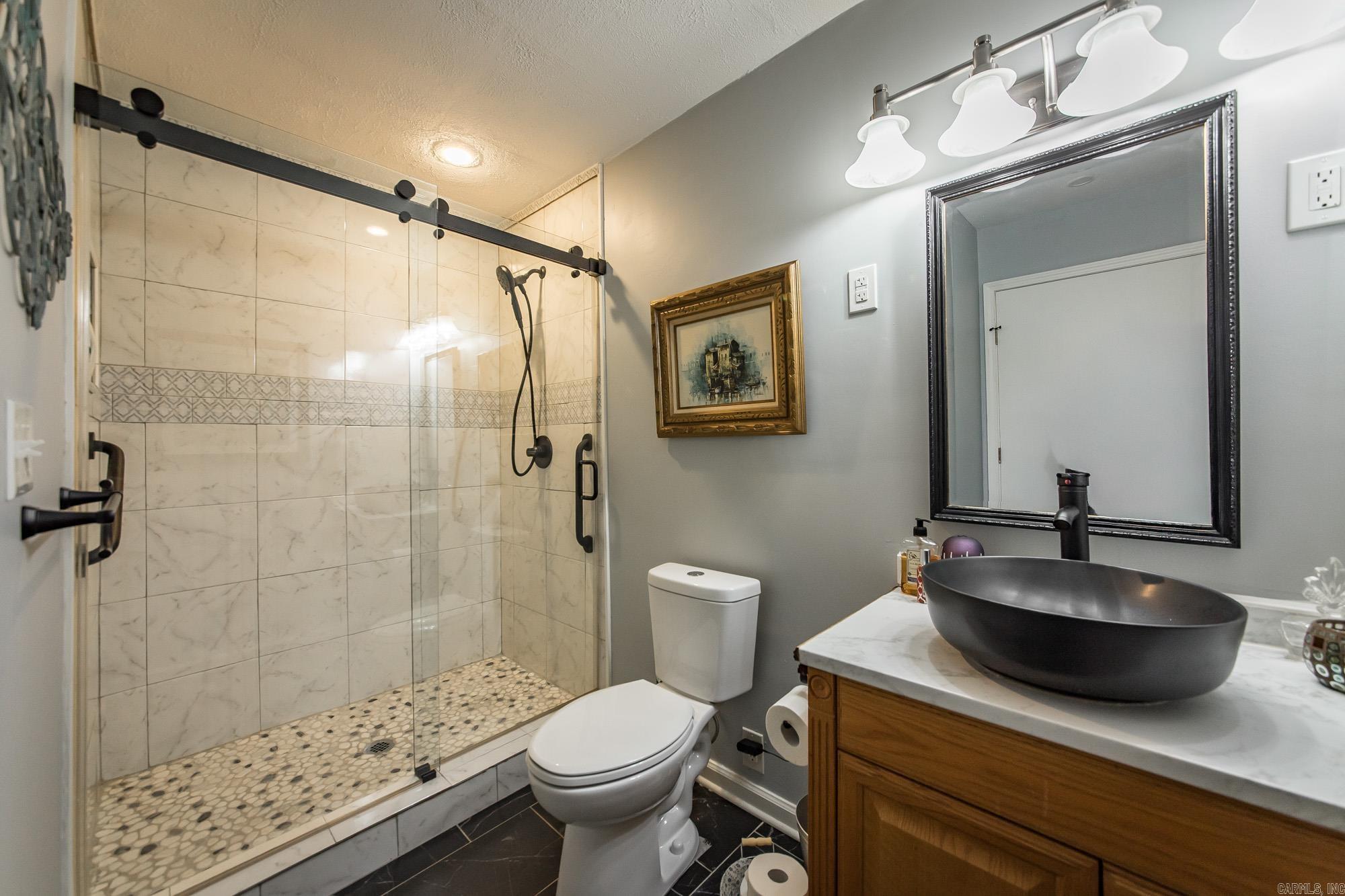 2201 River  Redfield, AR