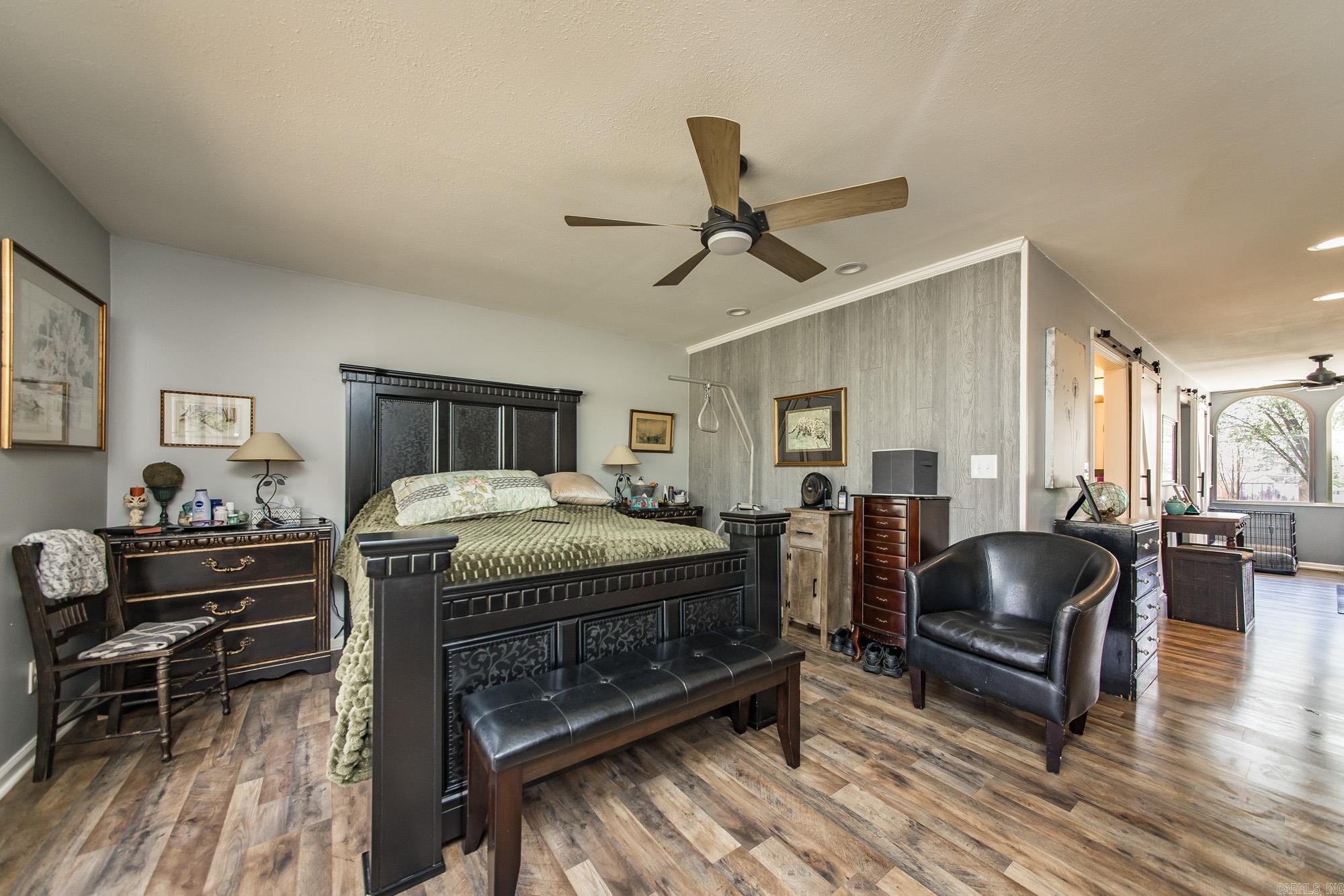 2201 River  Redfield, AR