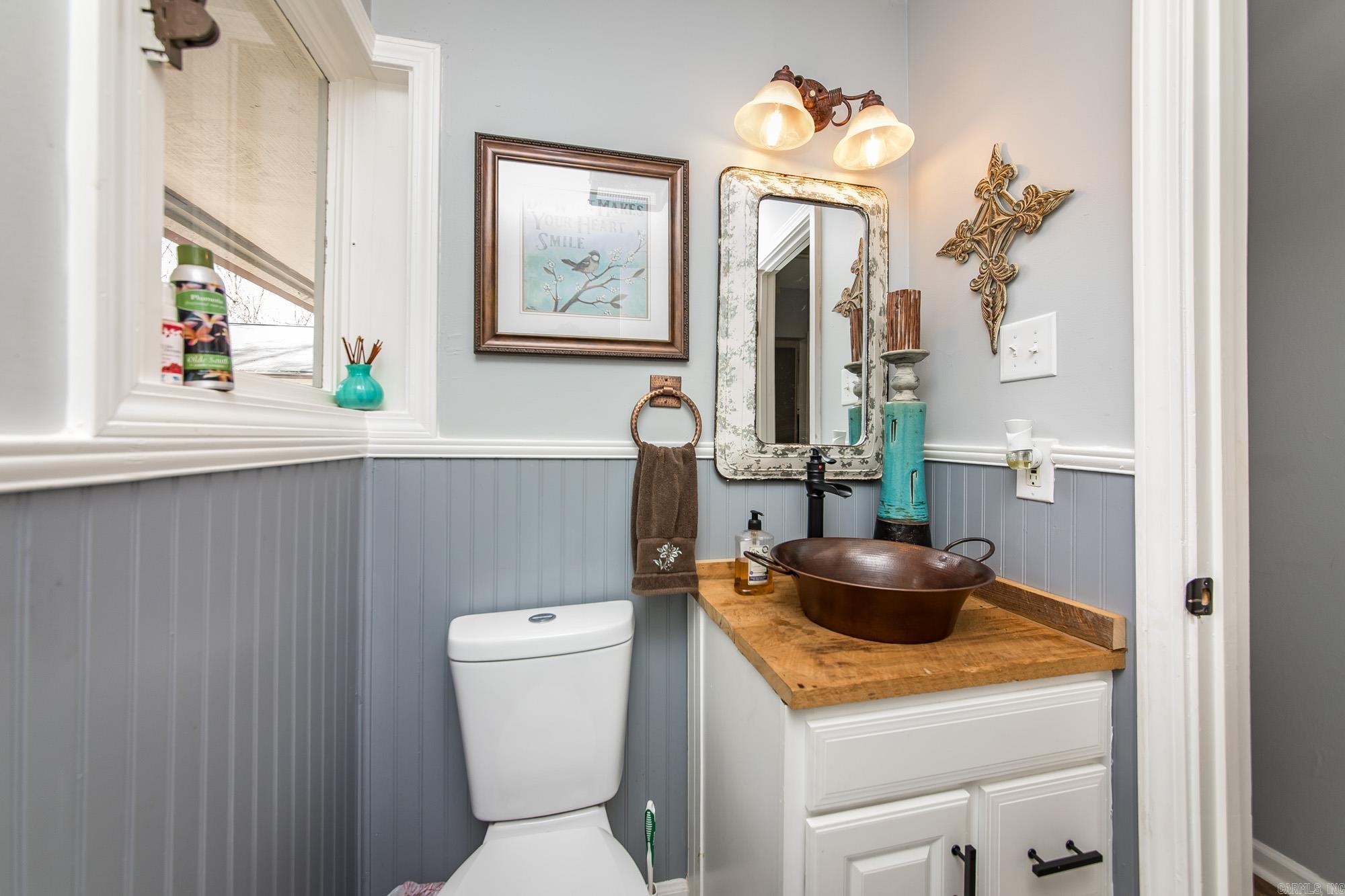 2201 River  Redfield, AR