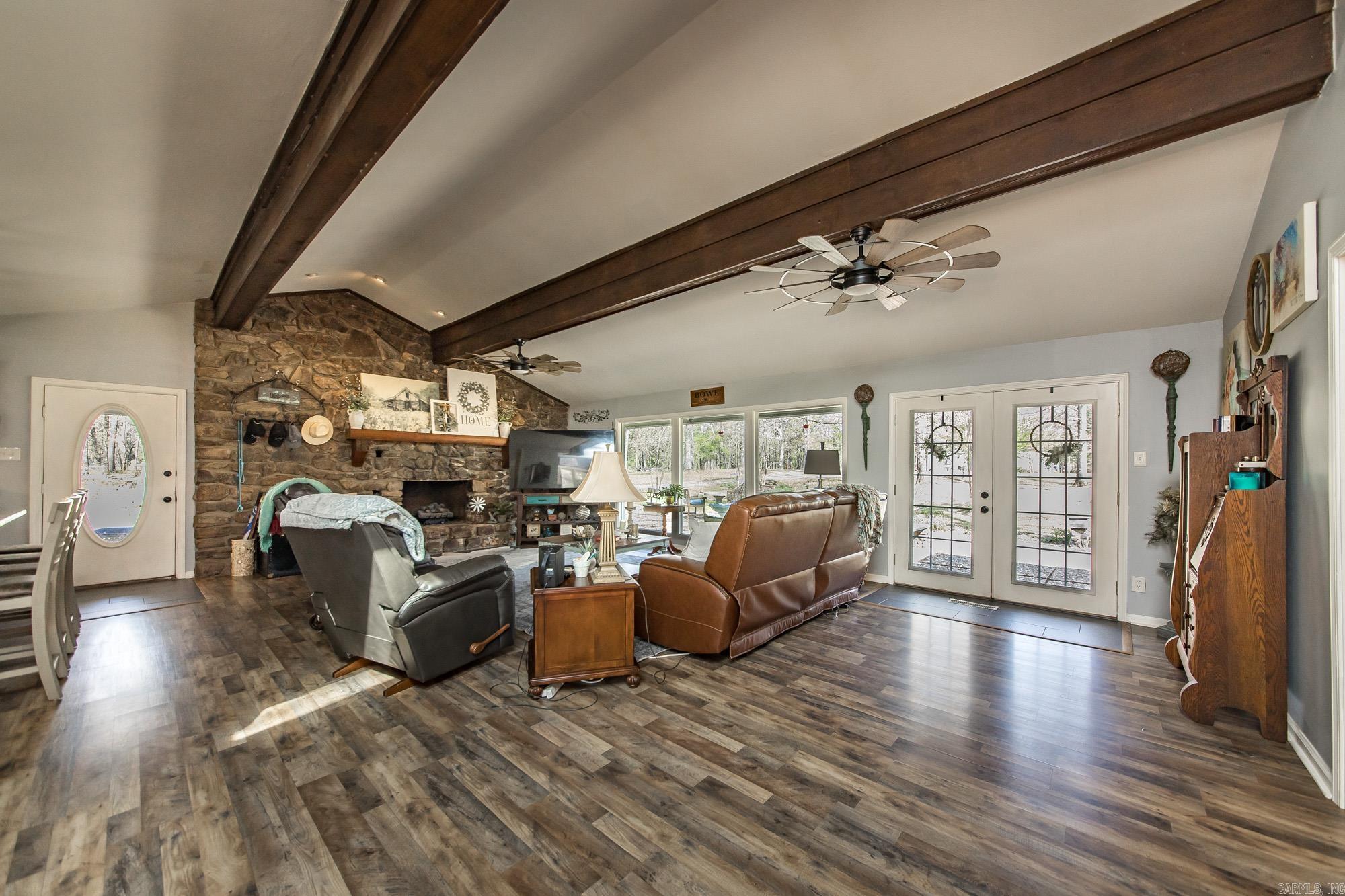 2201 River  Redfield, AR