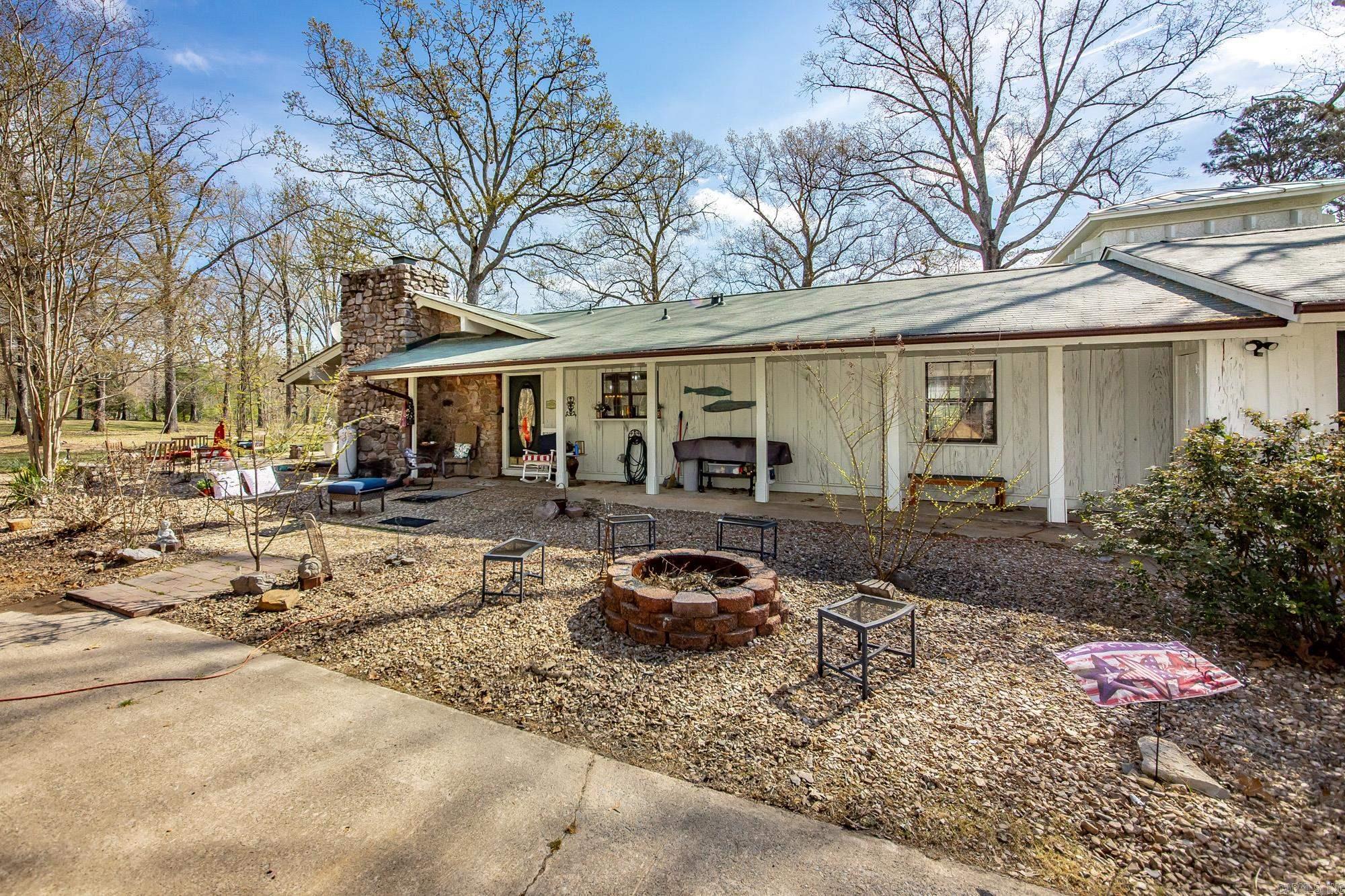 2201 River  Redfield, AR