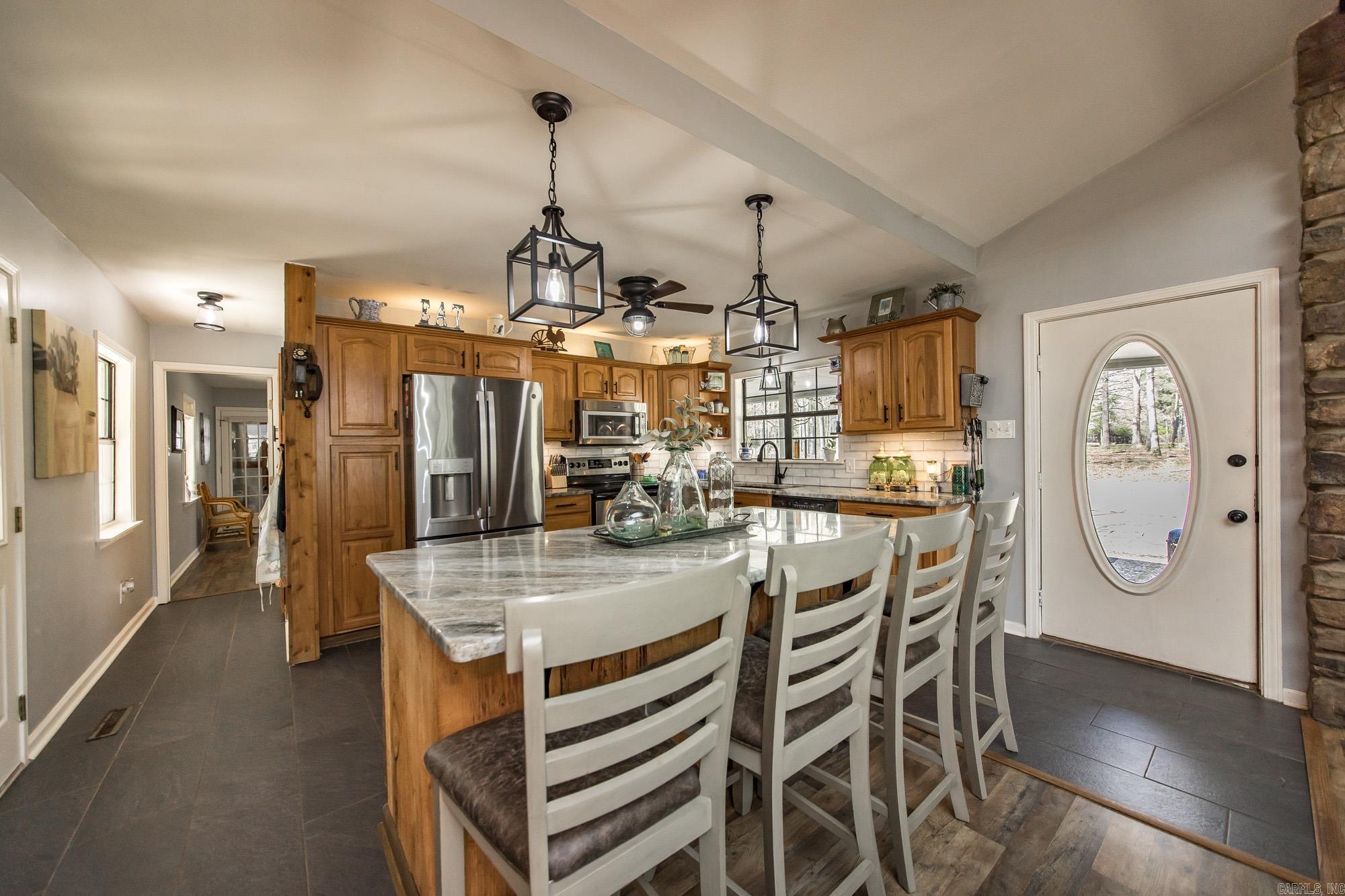 2201 River  Redfield, AR