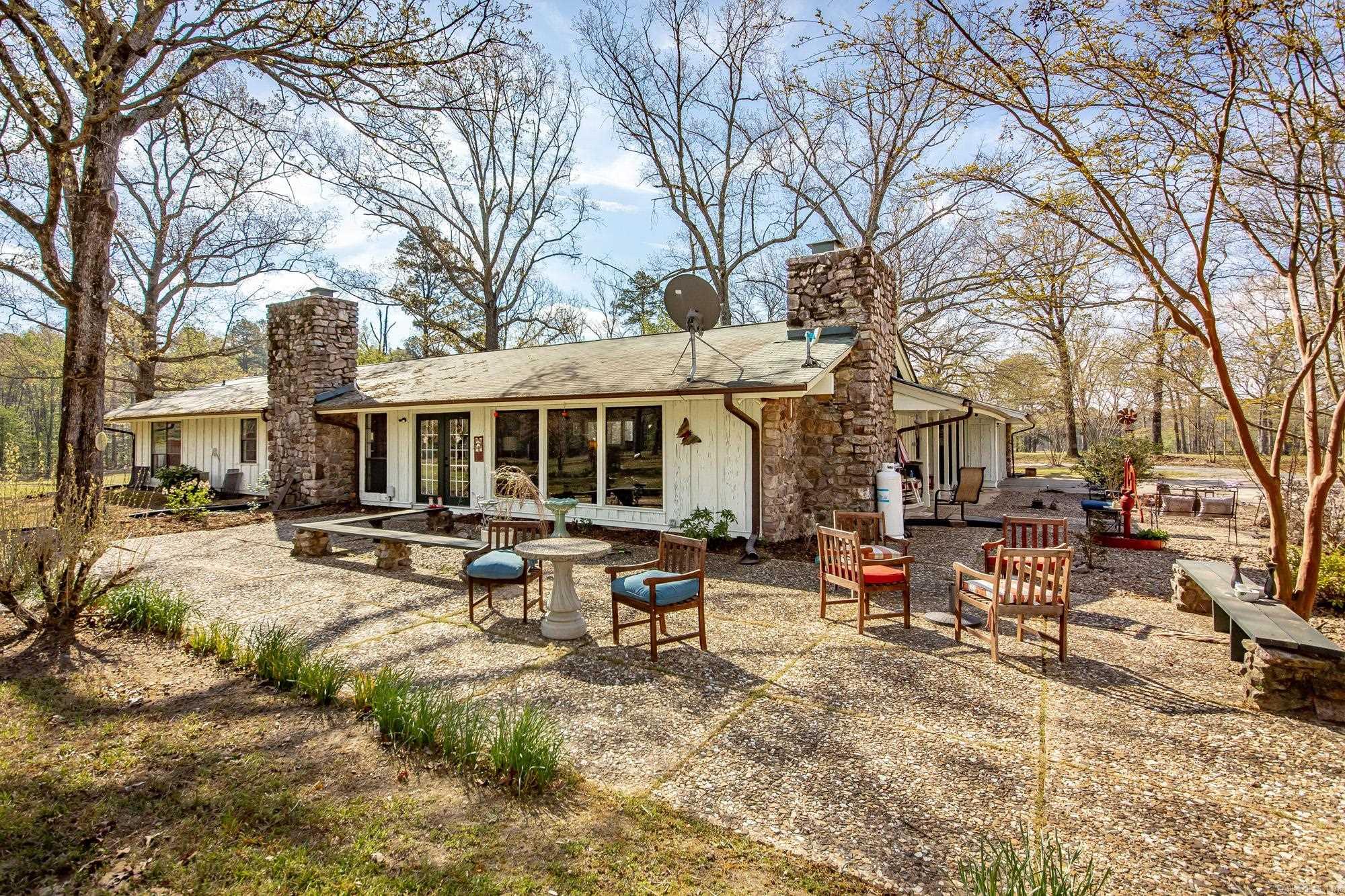 2201 River  Redfield, AR