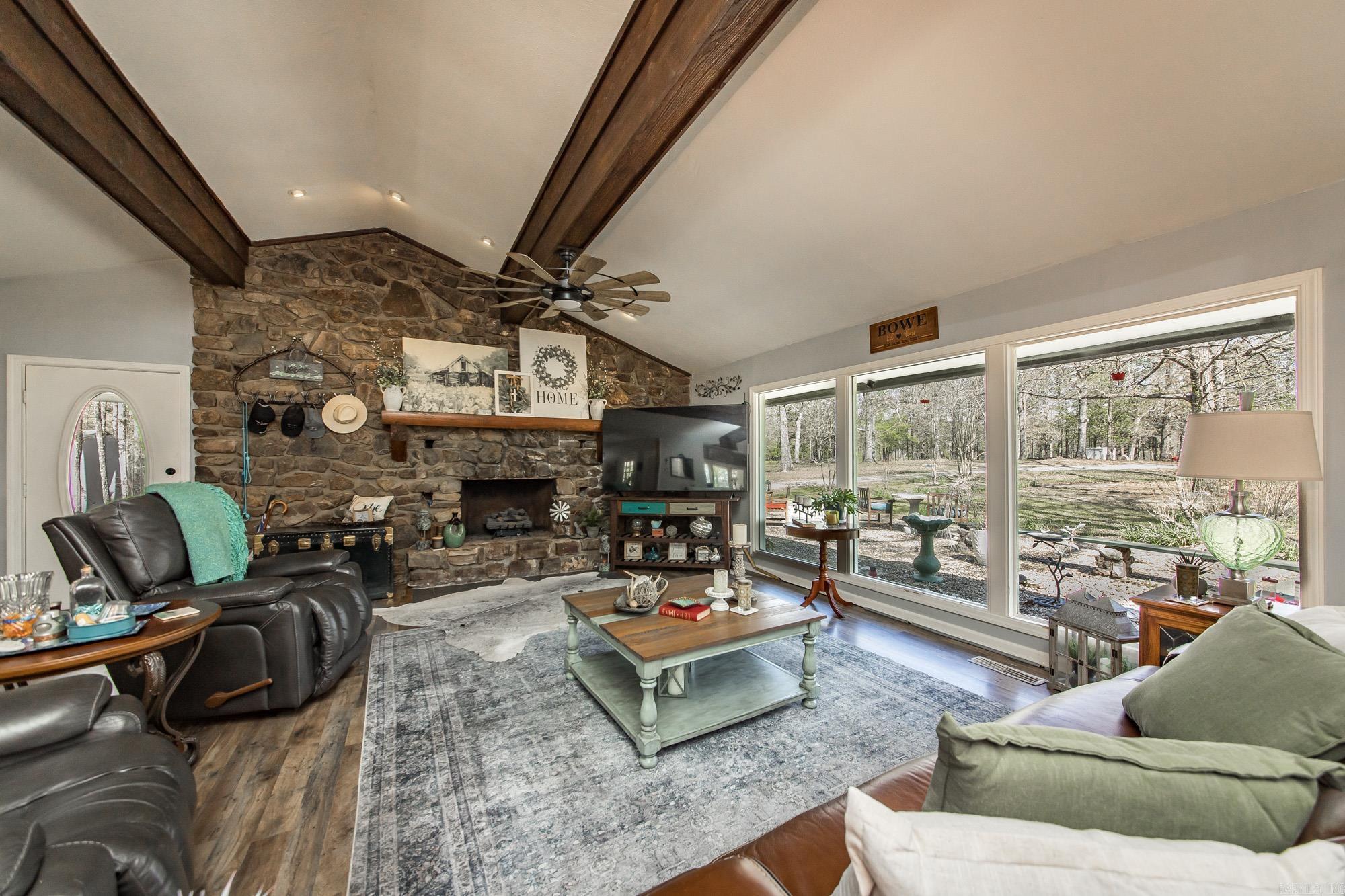 2201 River  Redfield, AR