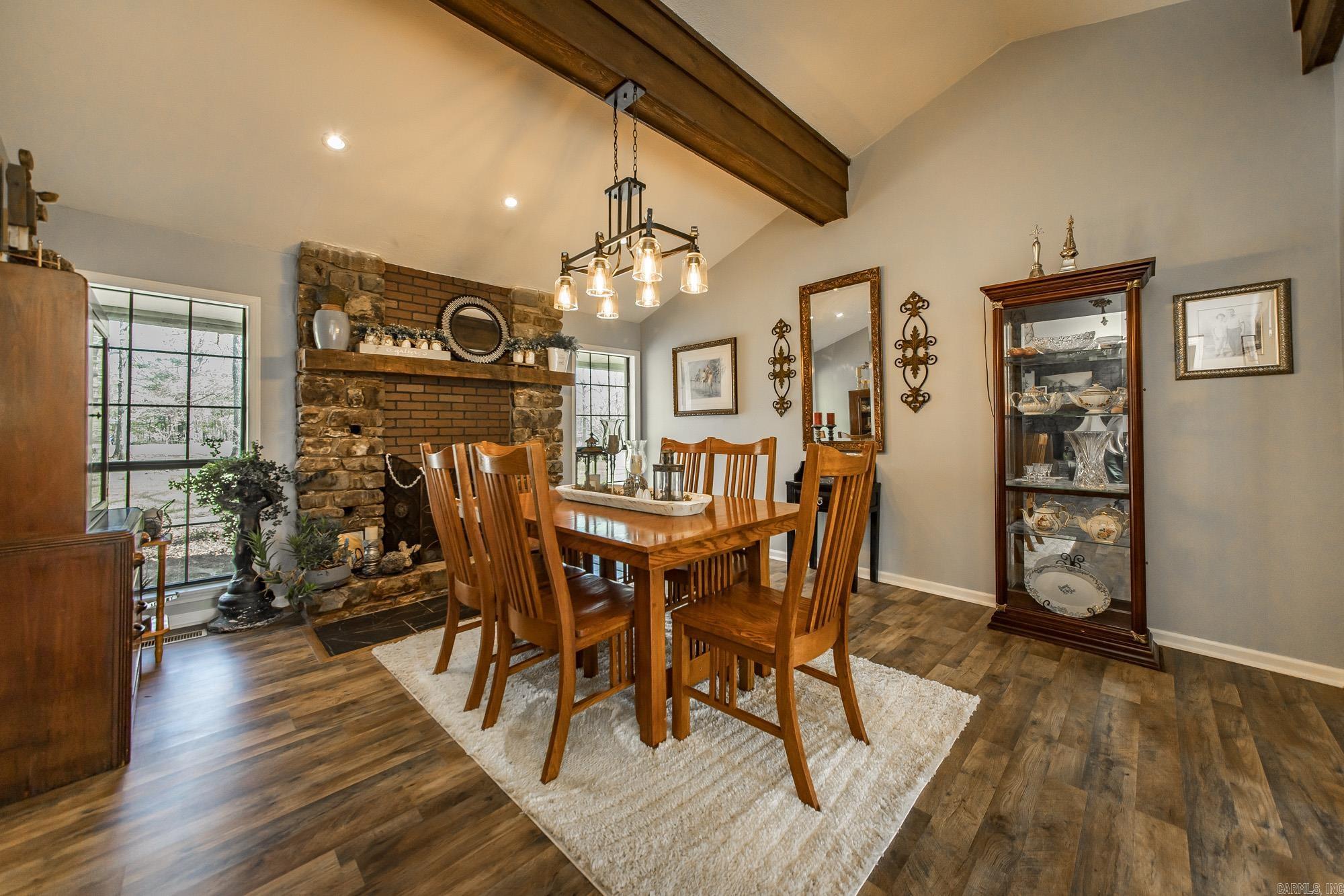 2201 River  Redfield, AR