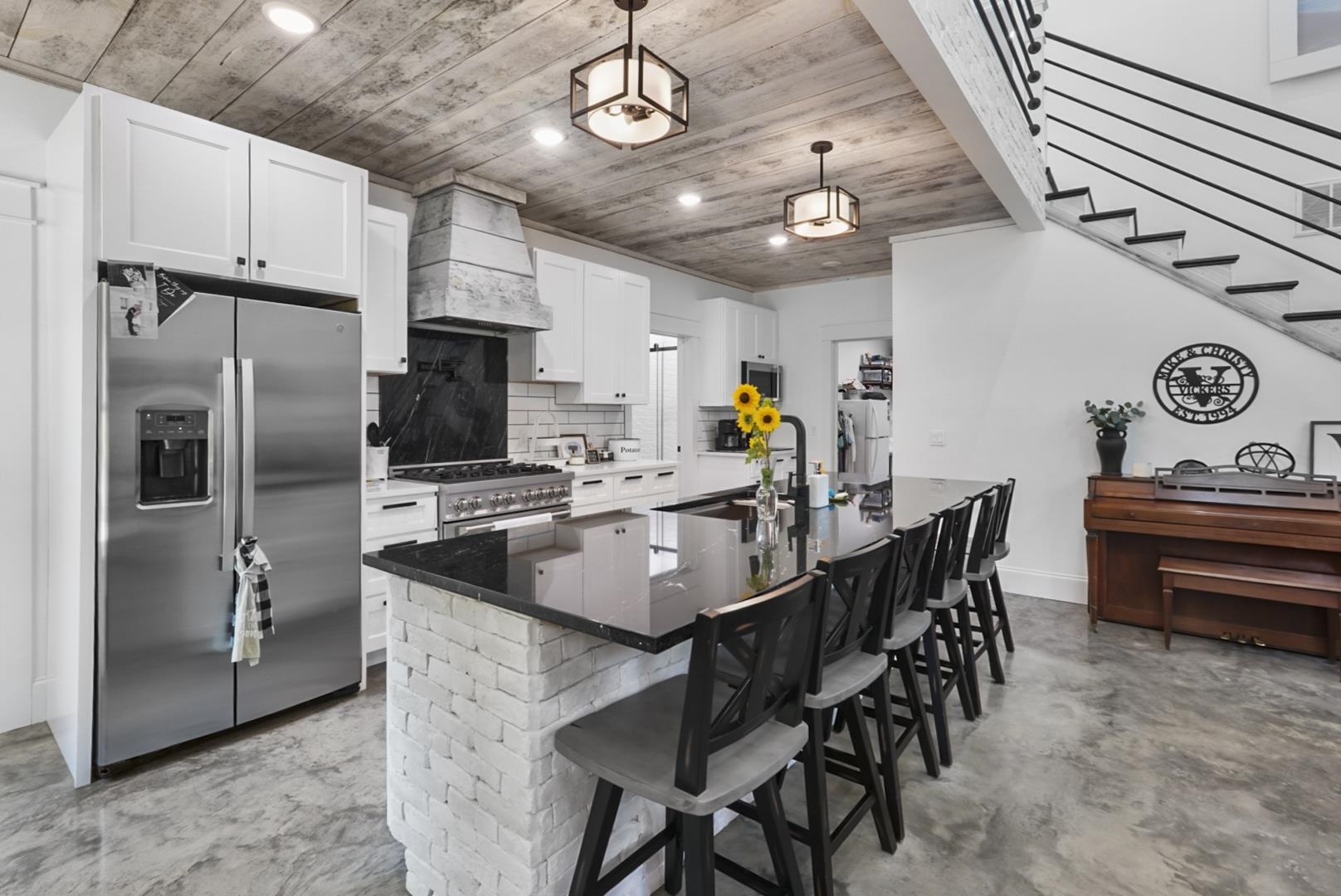 5795 Iron Mountain Road  Mountain View, AR