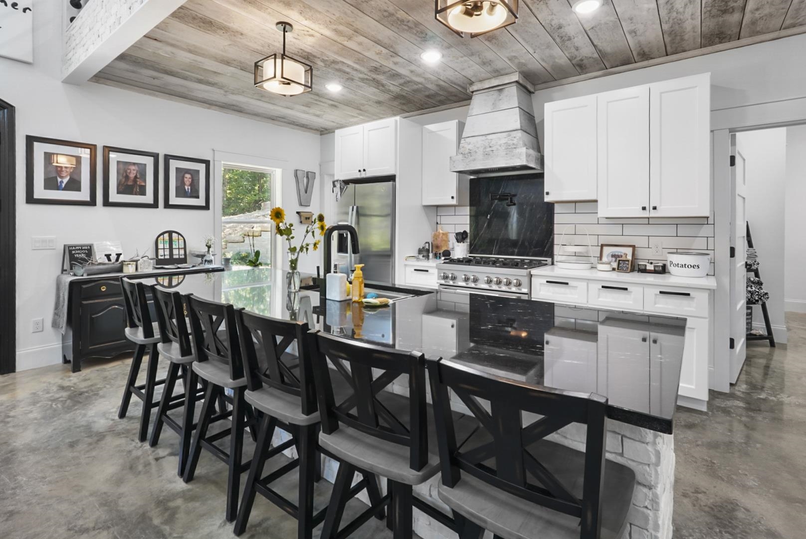 5795 Iron Mountain Road  Mountain View, AR