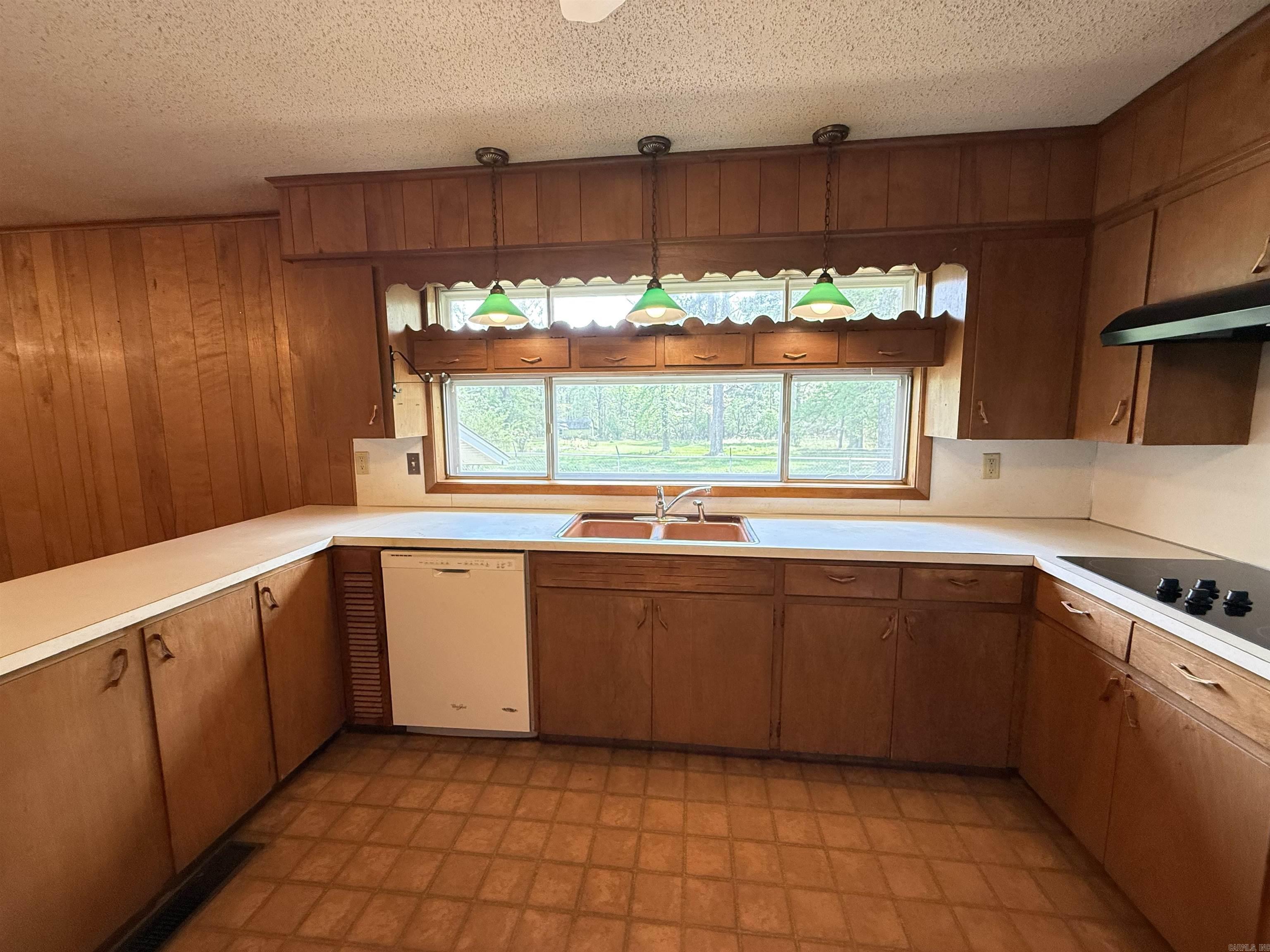 1587 Salem  Bryant, AR