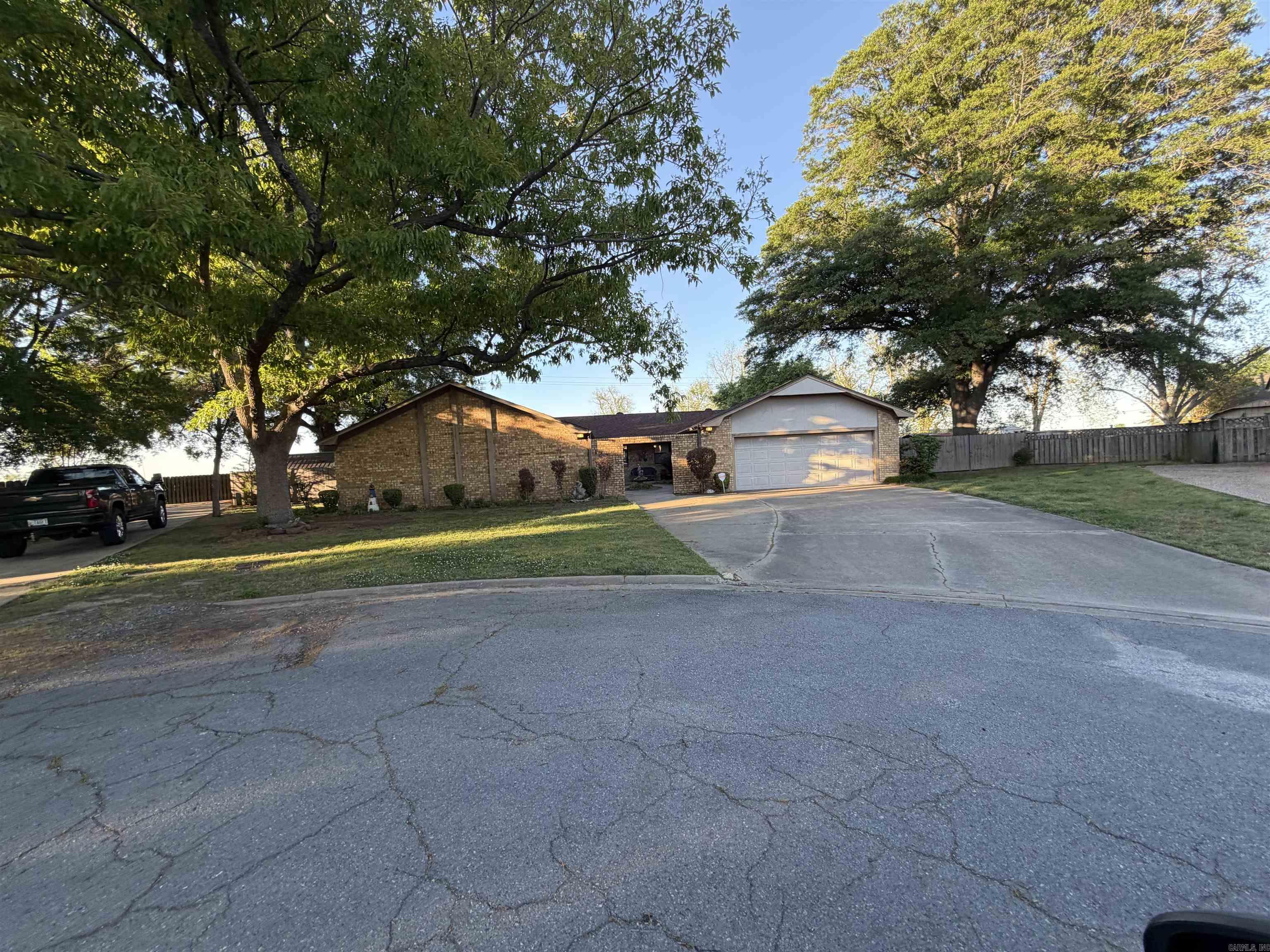 120 Patrick  Dumas, AR