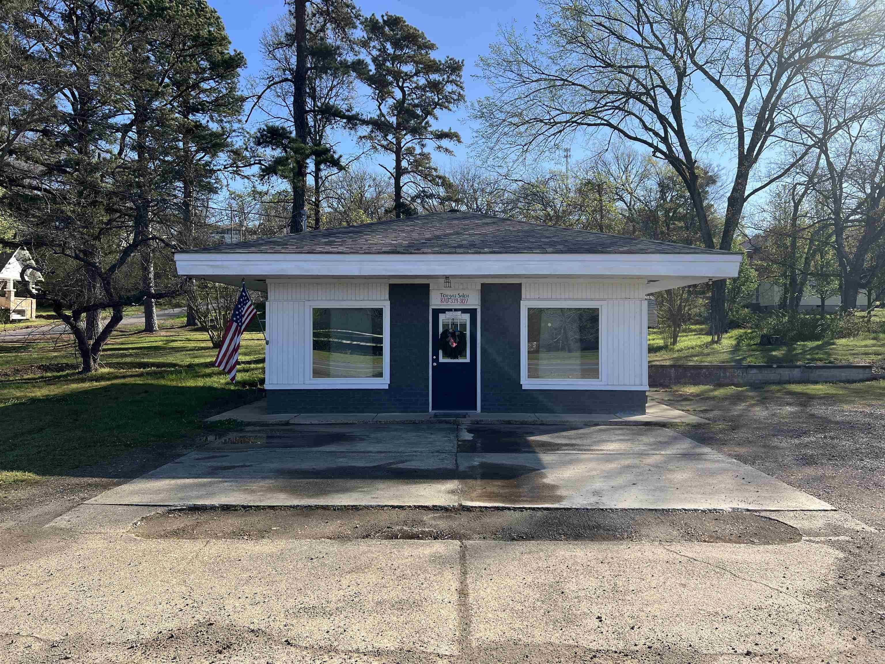 216 E Main  Norman, AR