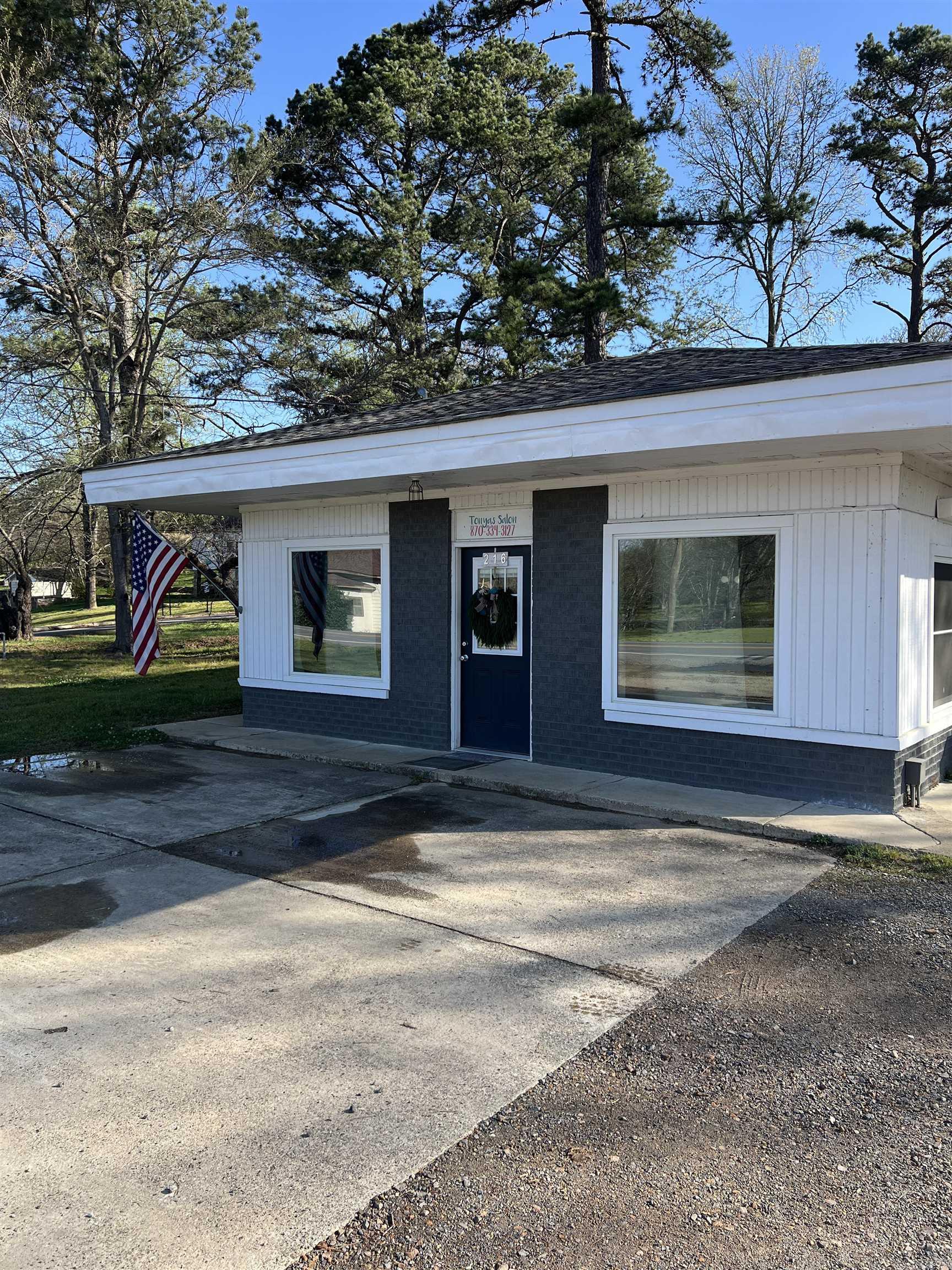 216 E Main  Norman, AR