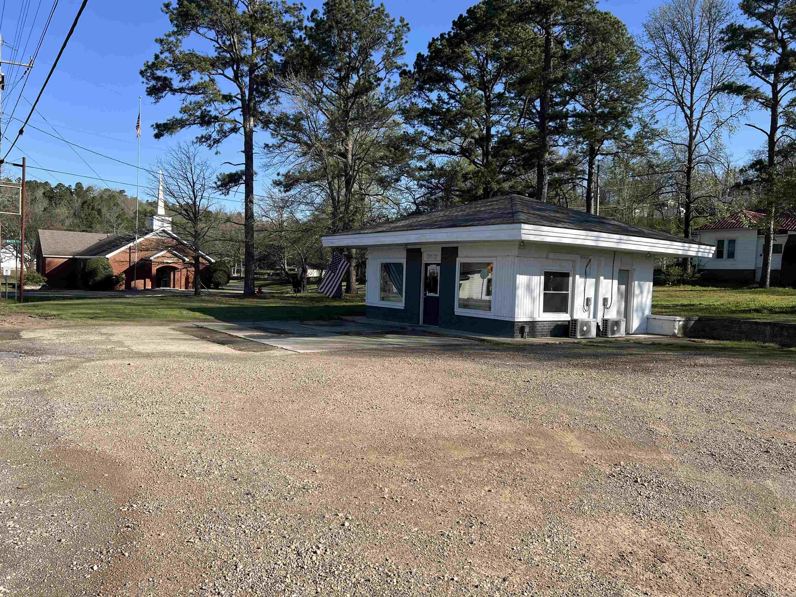 216 E Main  Norman, AR