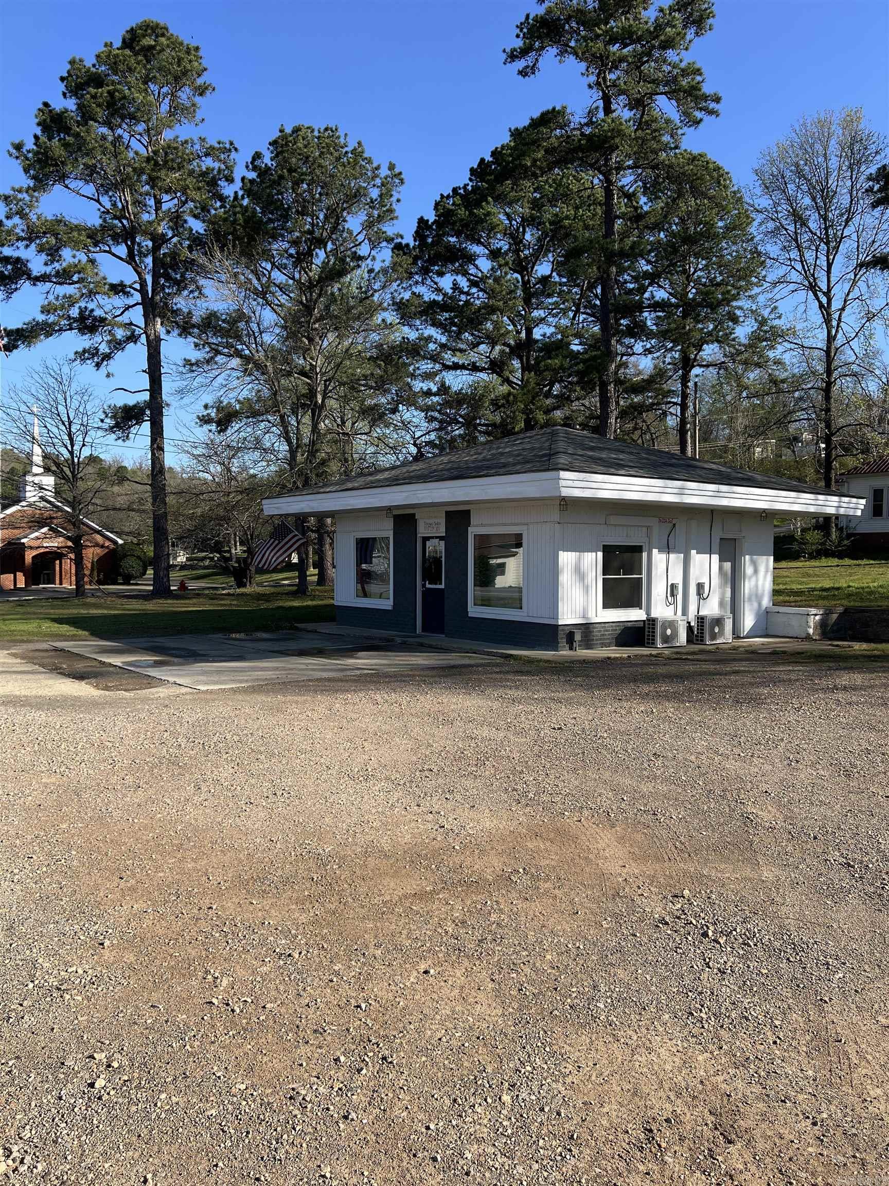 216 E Main  Norman, AR