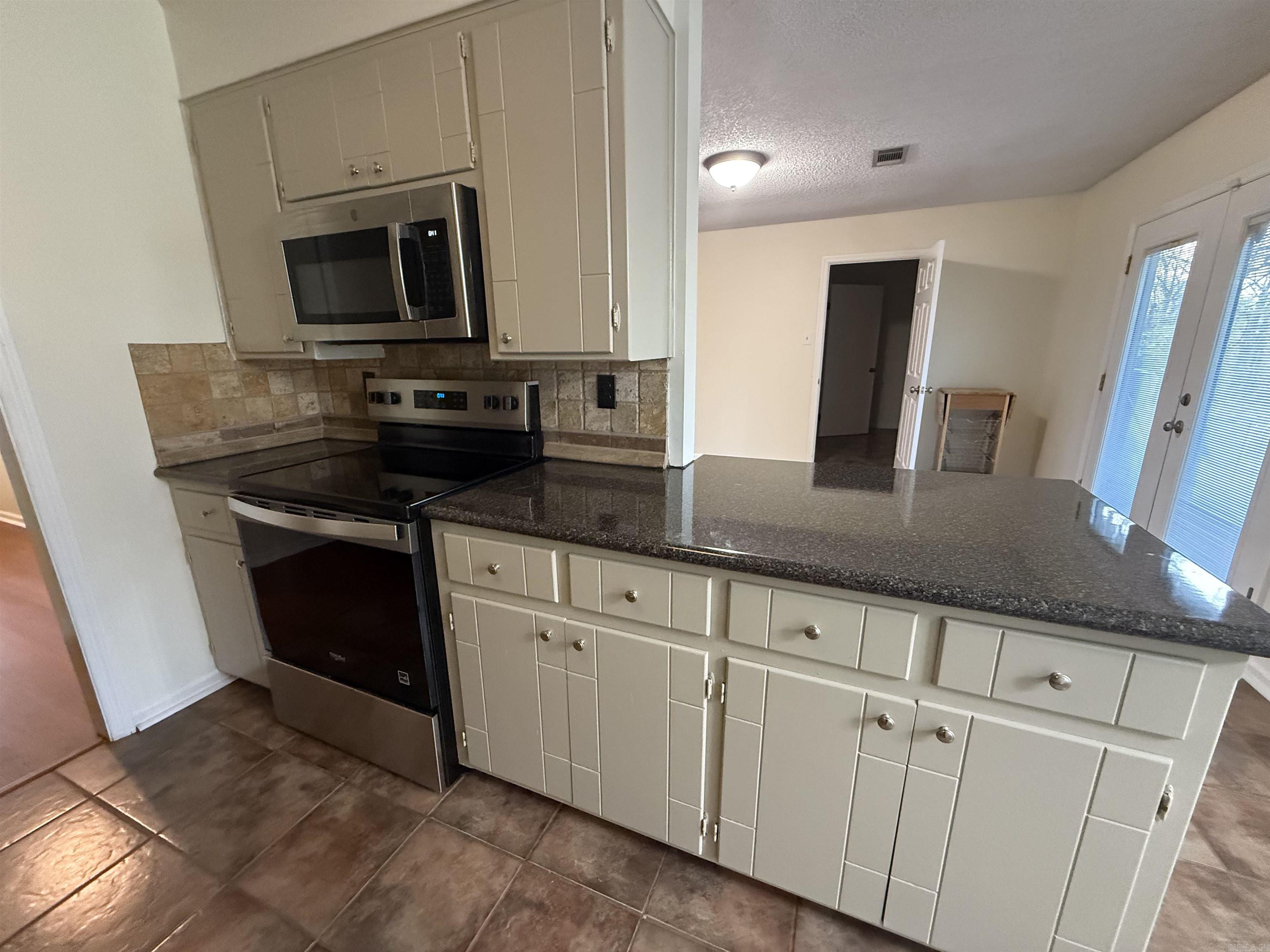 2812 Janet  Benton, AR