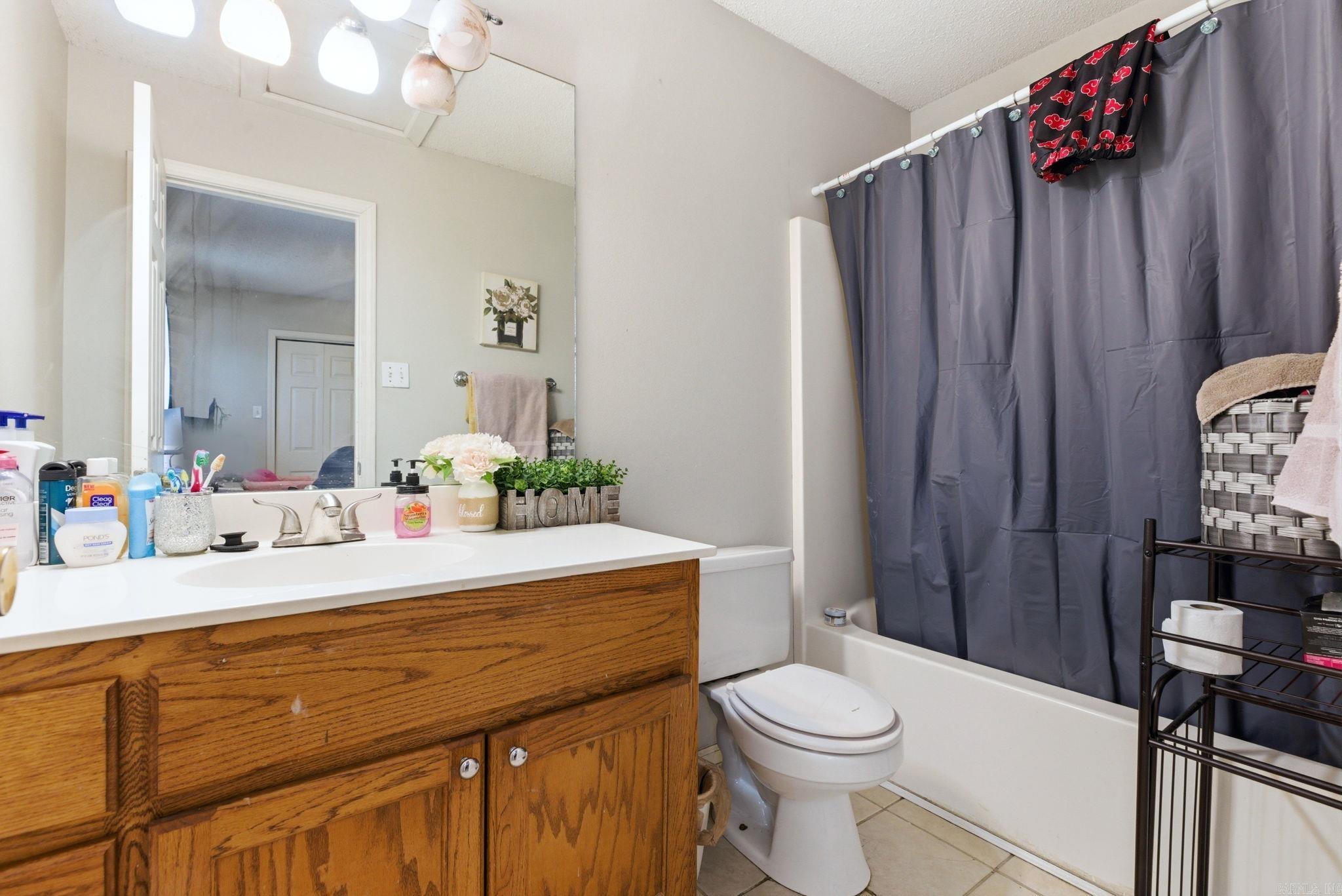 1126 Oakview  Benton, AR