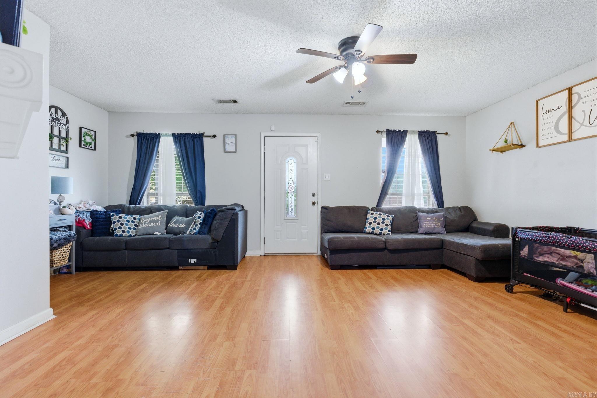 1126 Oakview  Benton, AR