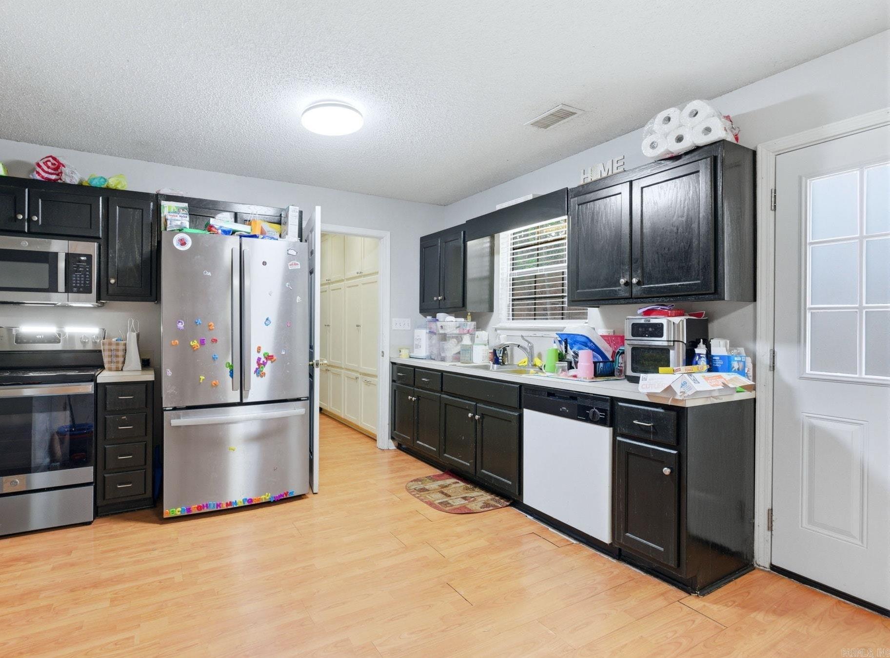 1126 Oakview  Benton, AR