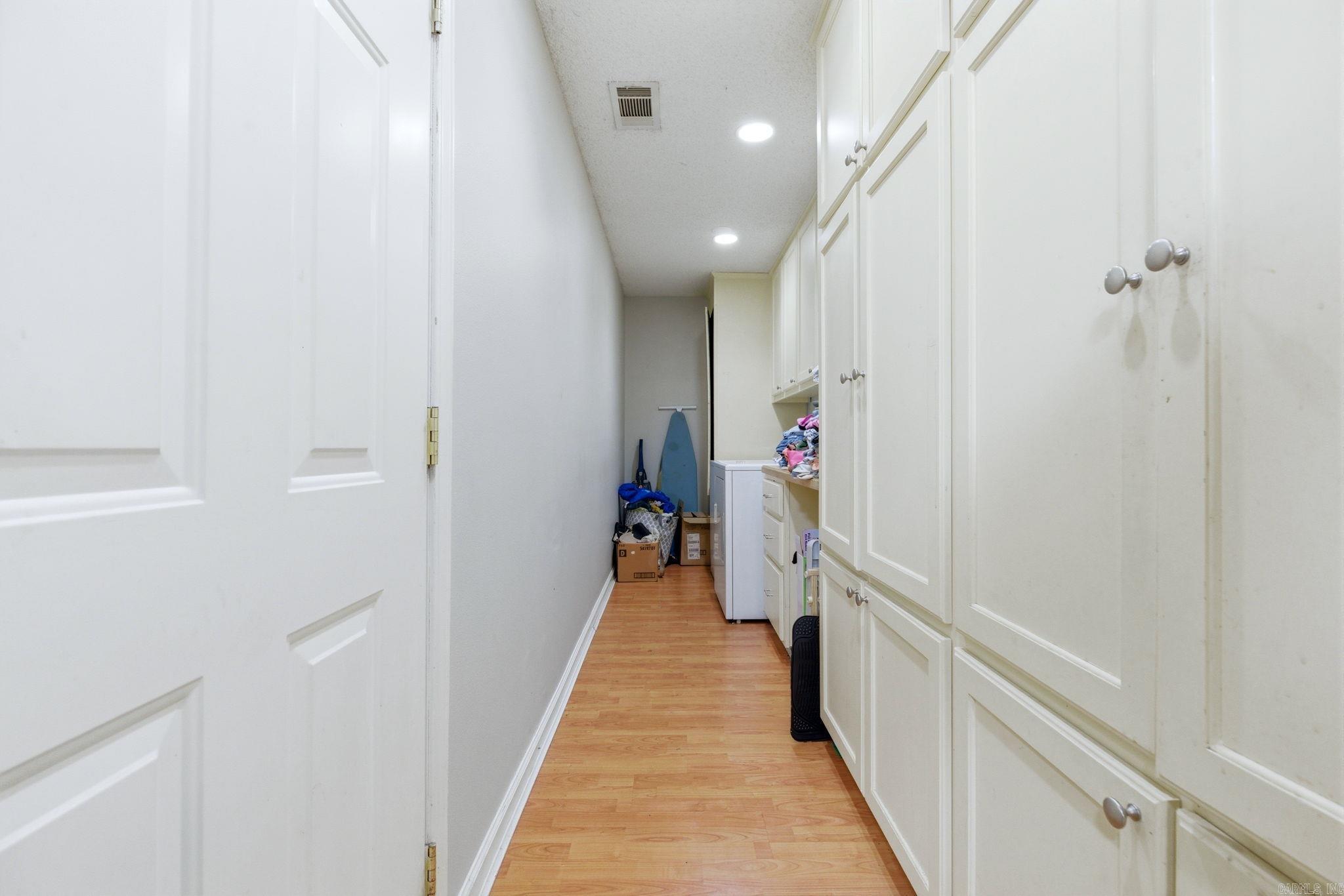 1126 Oakview  Benton, AR