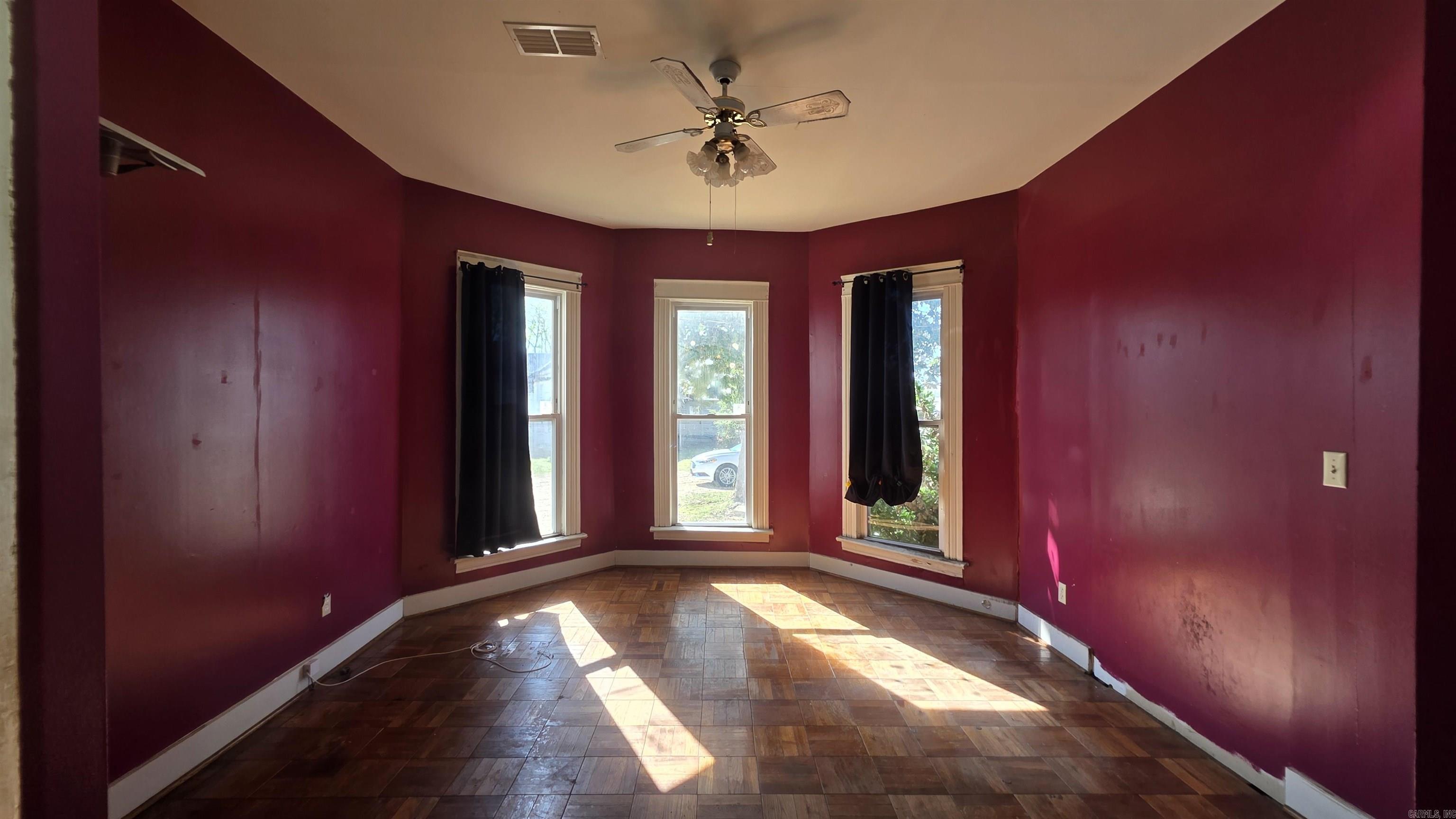 207 W Central  Warren, AR