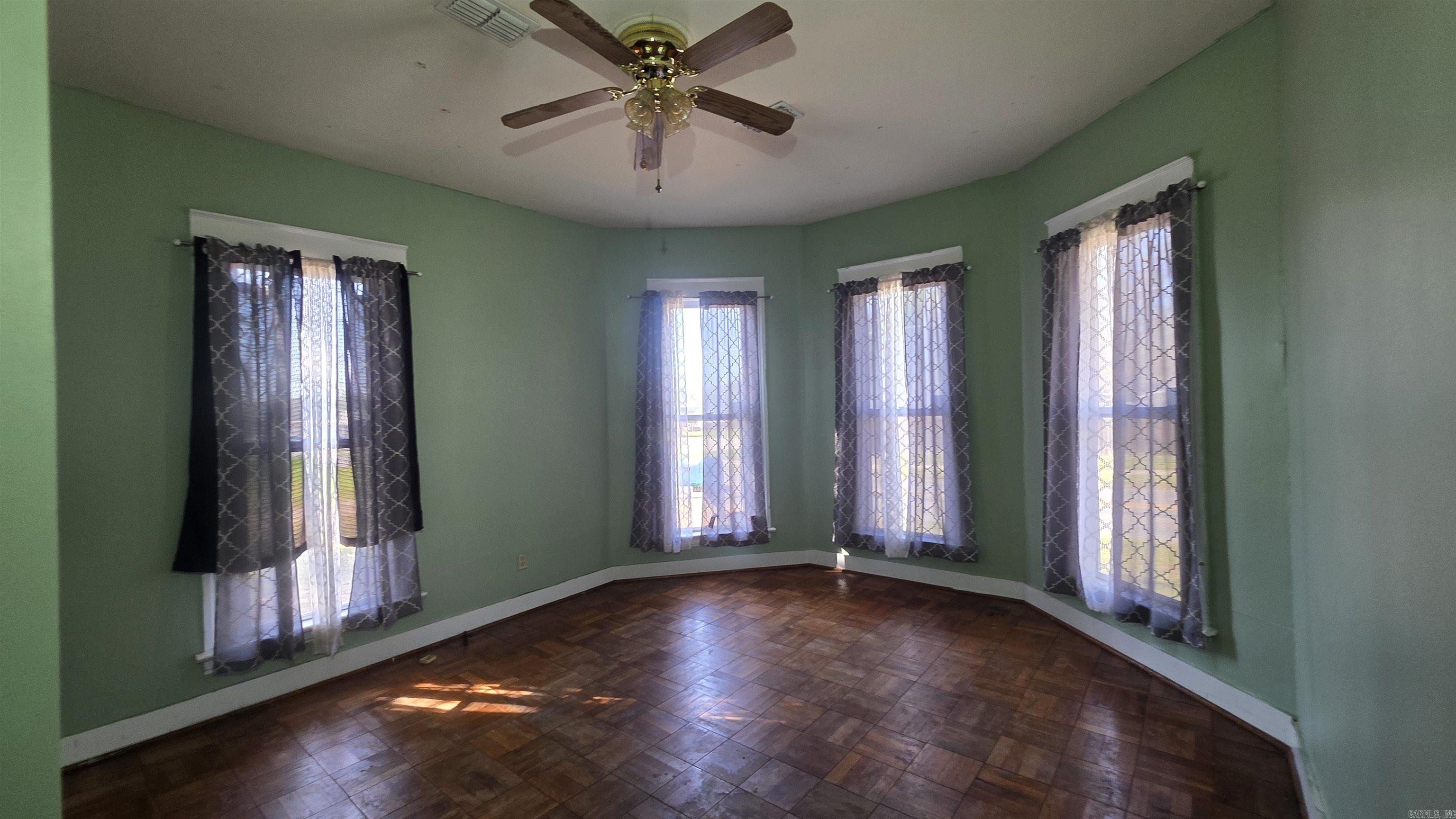 207 W Central  Warren, AR