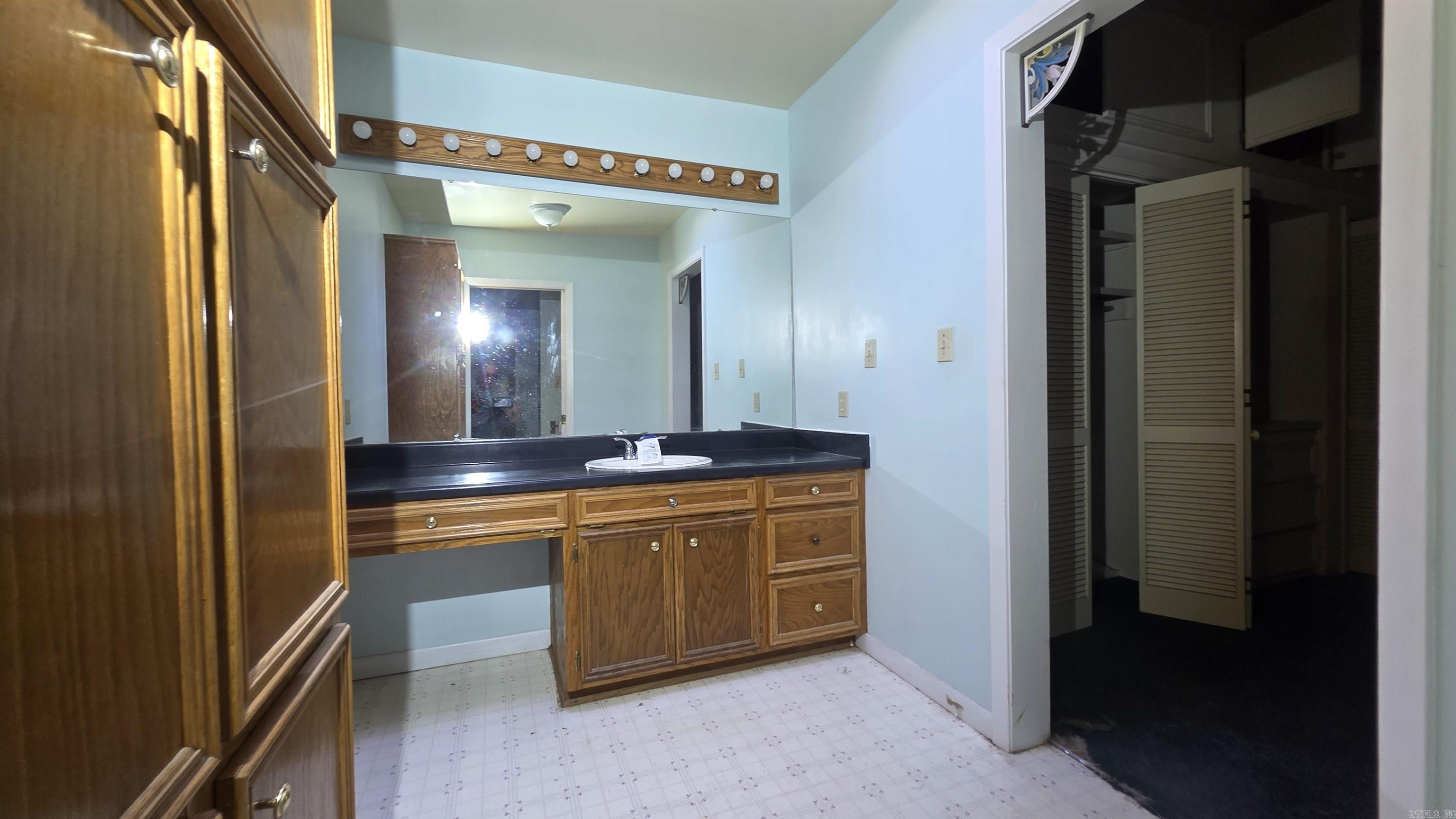 207 W Central  Warren, AR