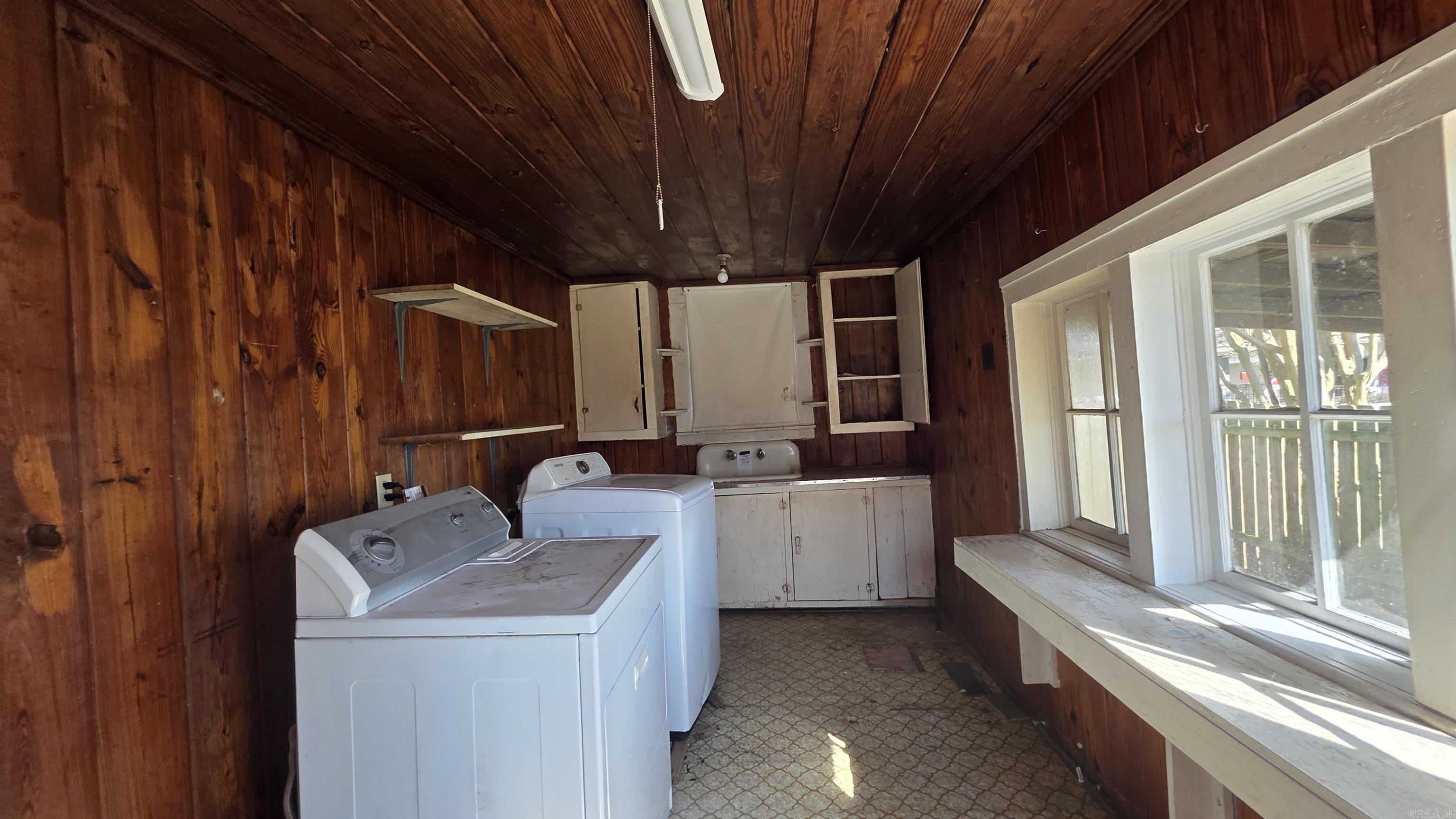 207 W Central  Warren, AR